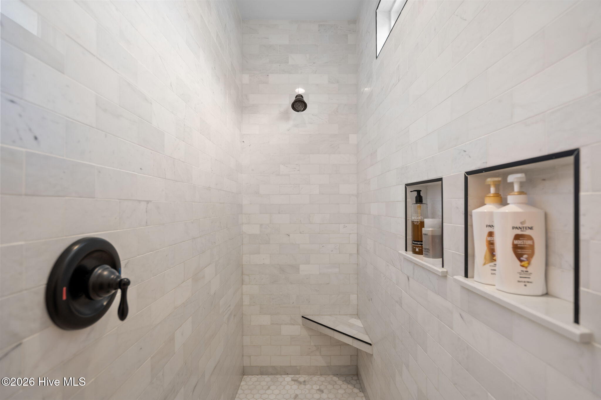 100567141 | Photo 31