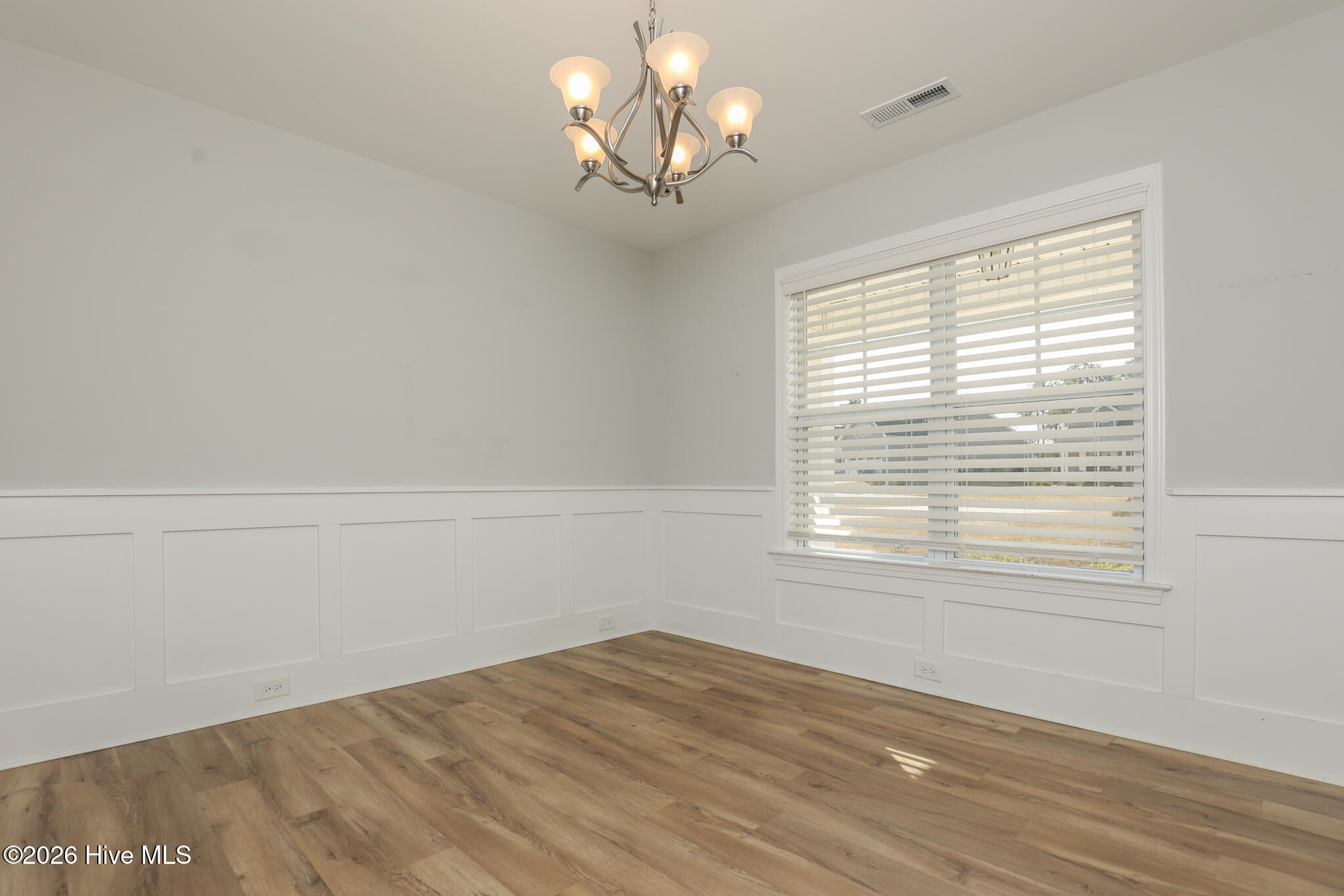 100559393 | Photo 22