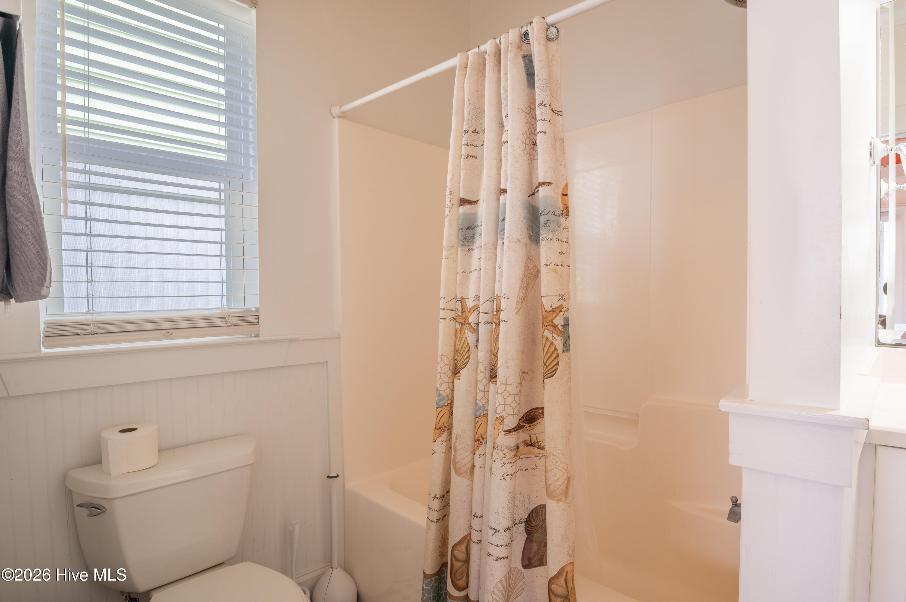 100550825 | Photo 29