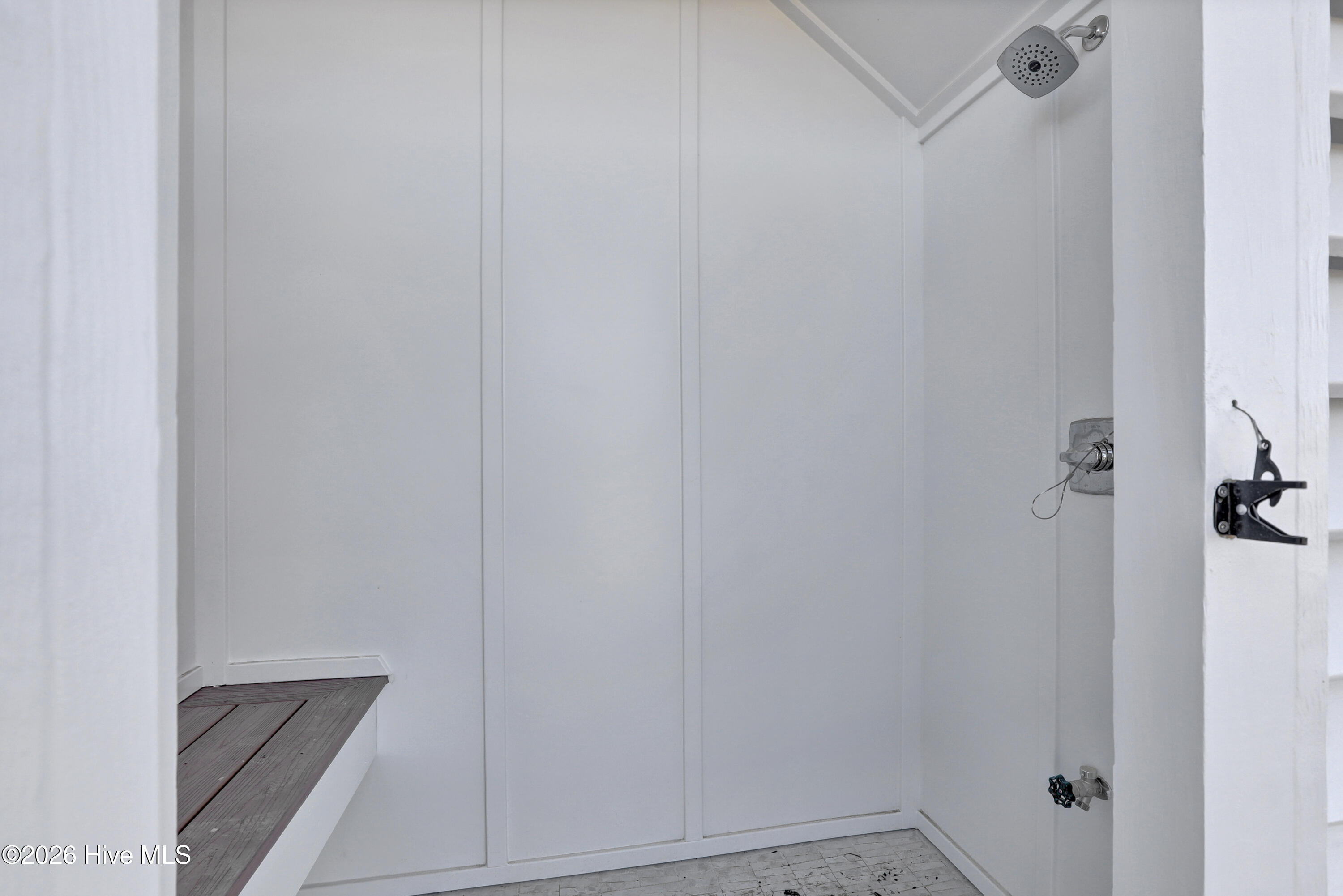 100490520 | Photo 35