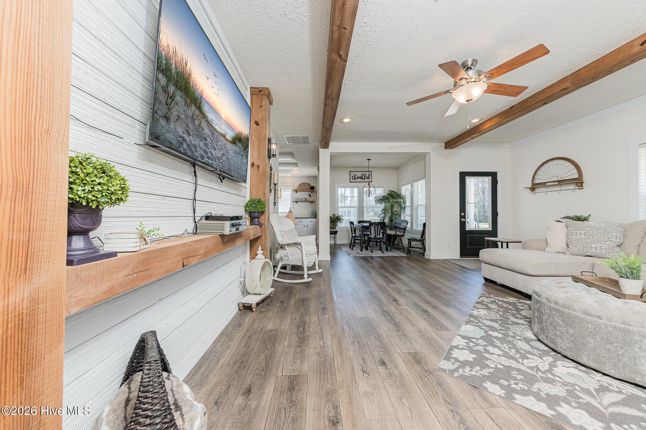 100563969 | Photo 20