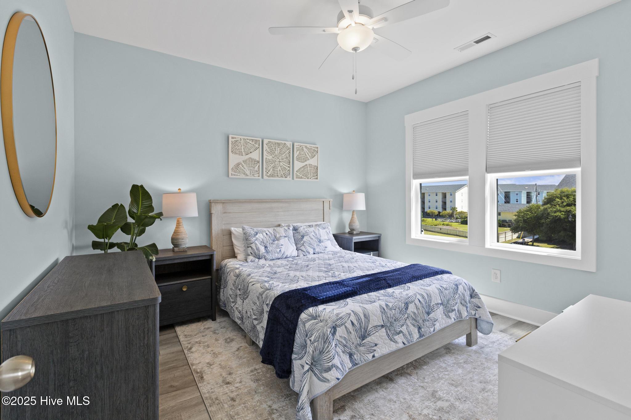 100533799 | Photo 37