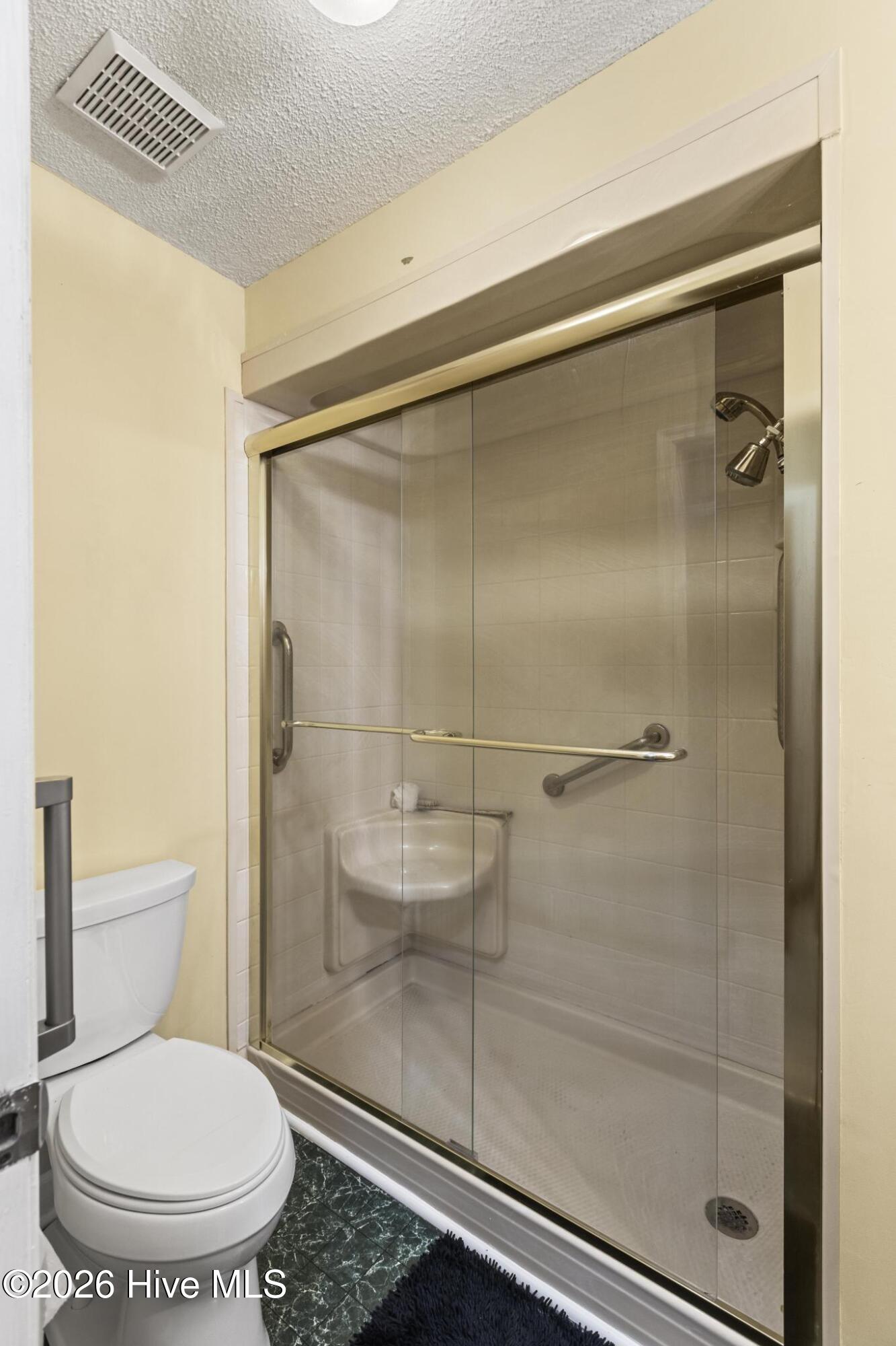 100560657 | Photo 26