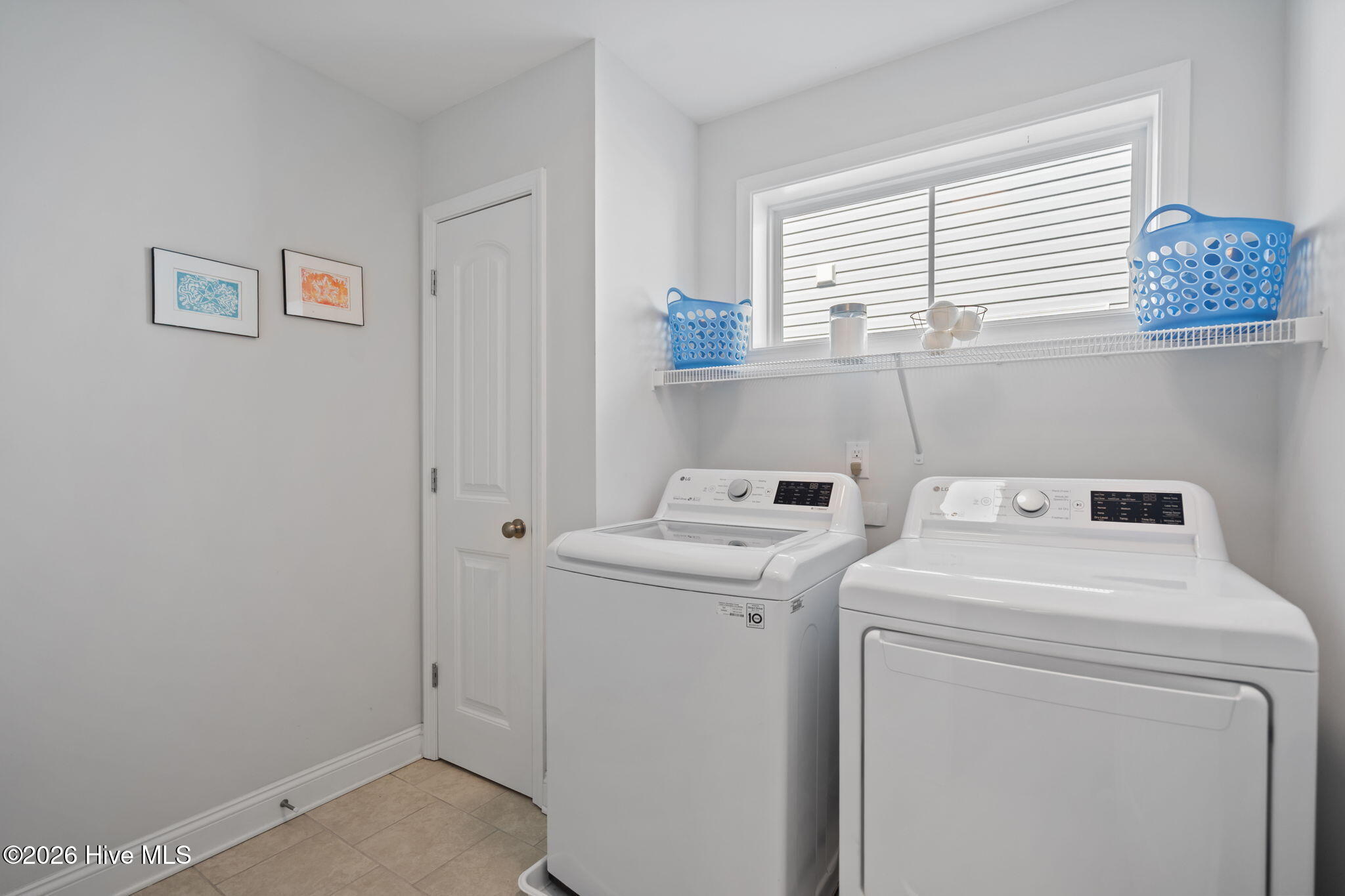 100562615 | Photo 38