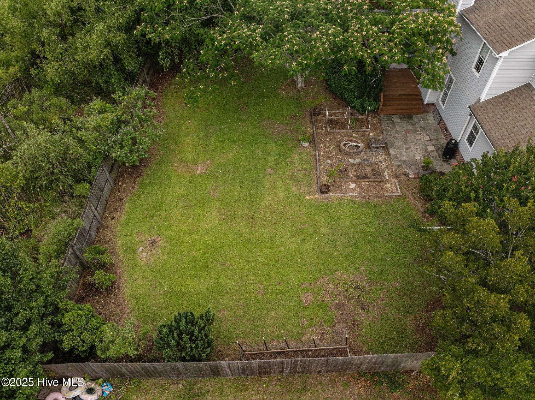 100548060 | Photo 49