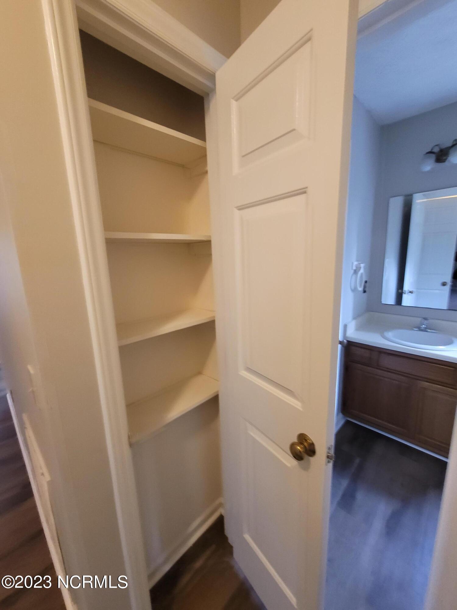 100552770 | Photo 15