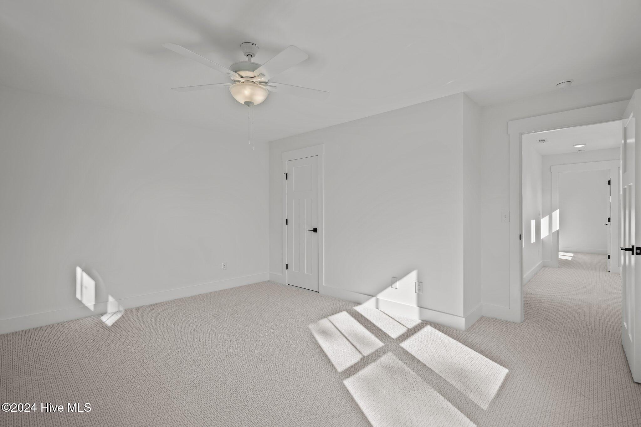 100435133 | Photo 37