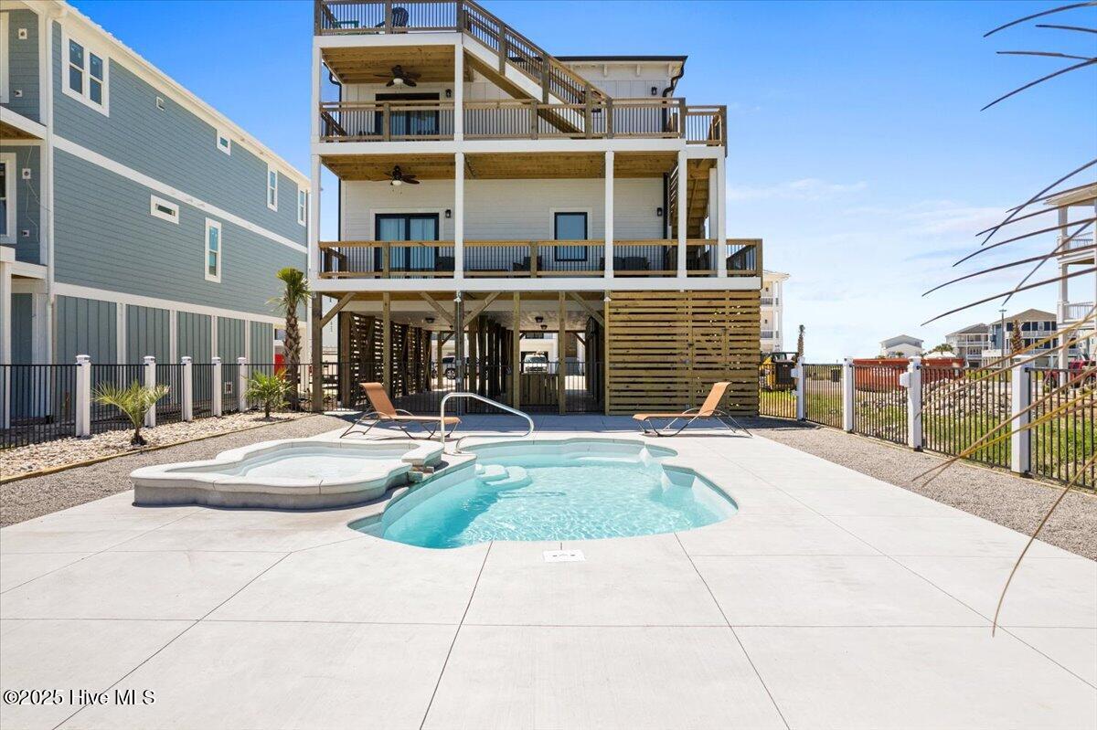 100531414 | Photo 12