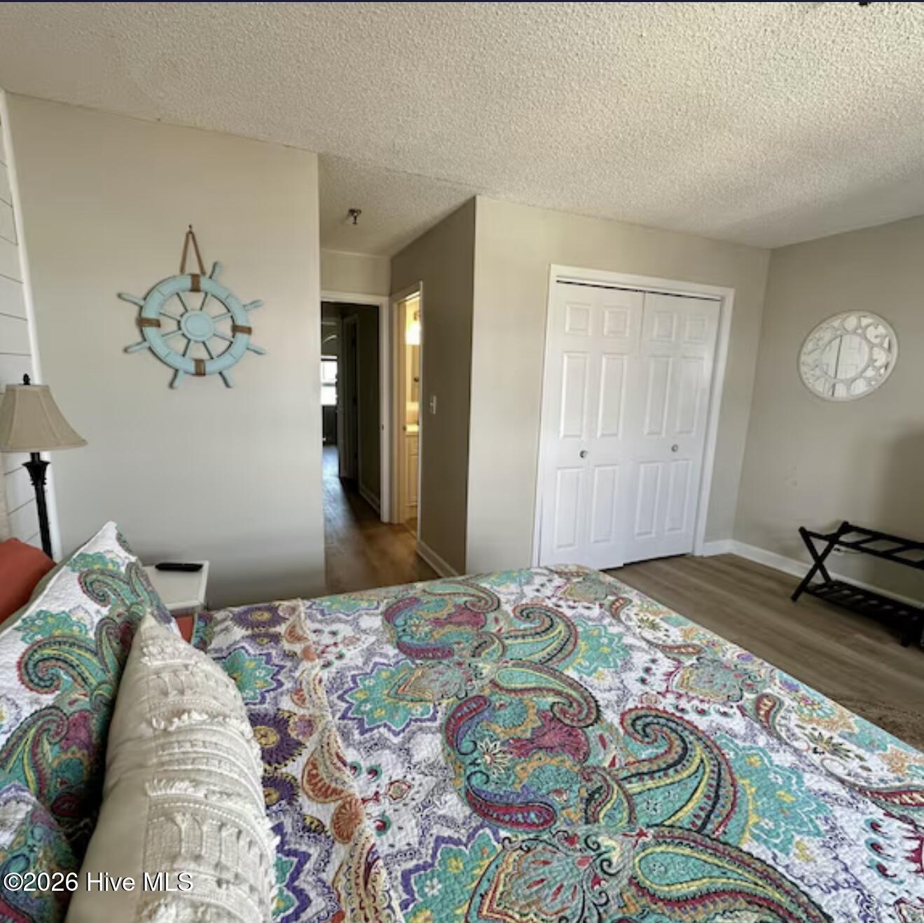 100548298 | Photo 21