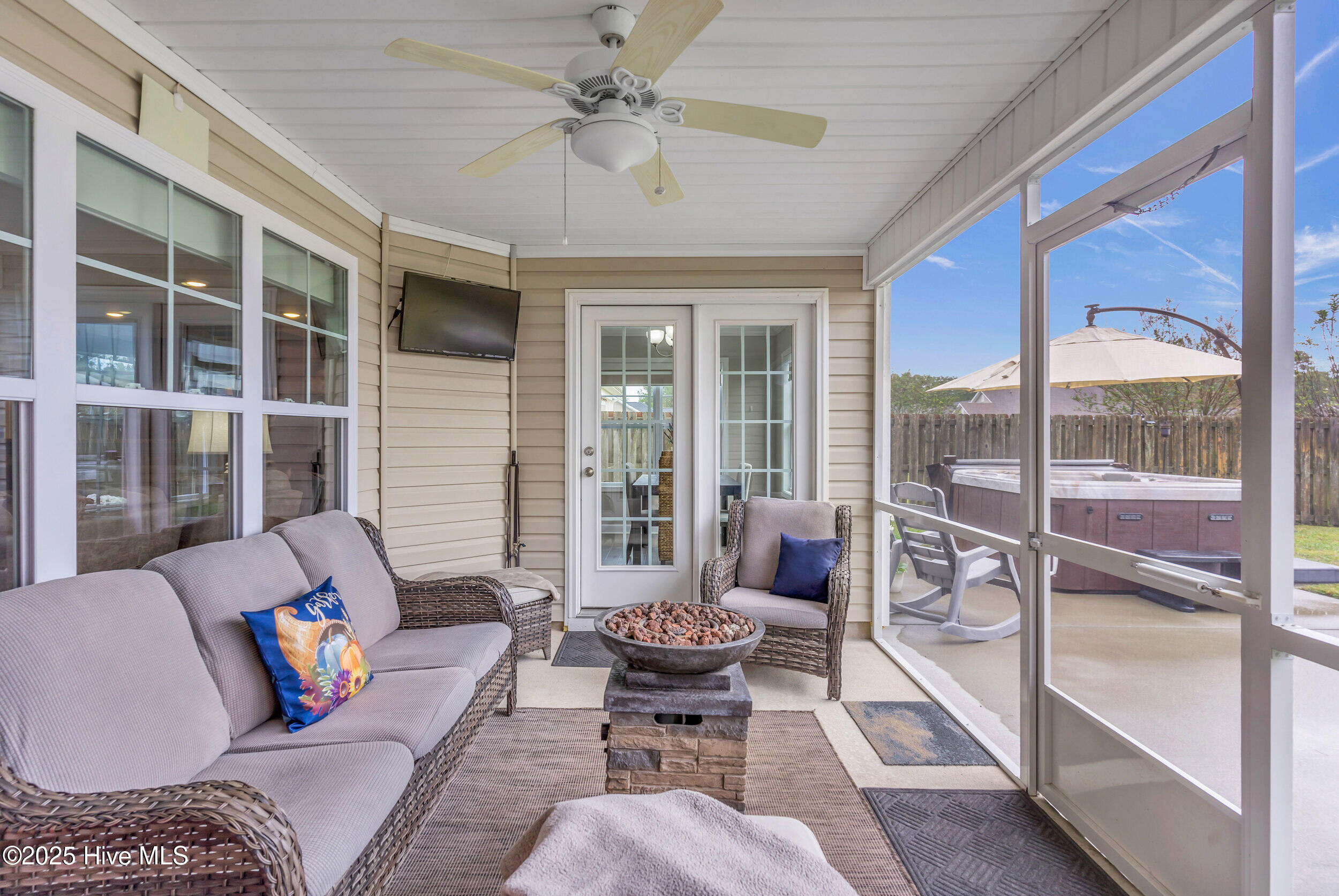 100539795 | Photo 35