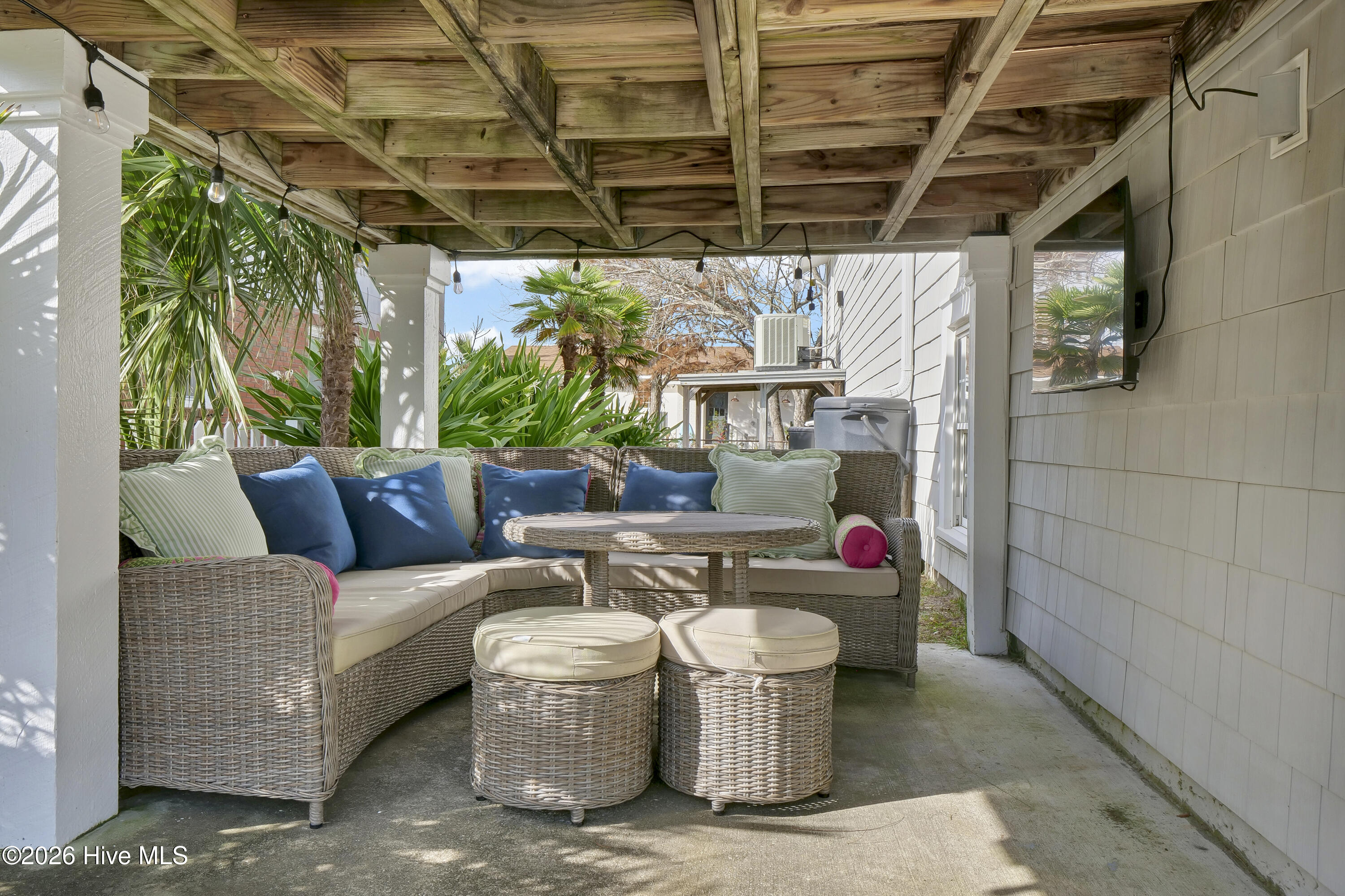 100549449 | Photo 30