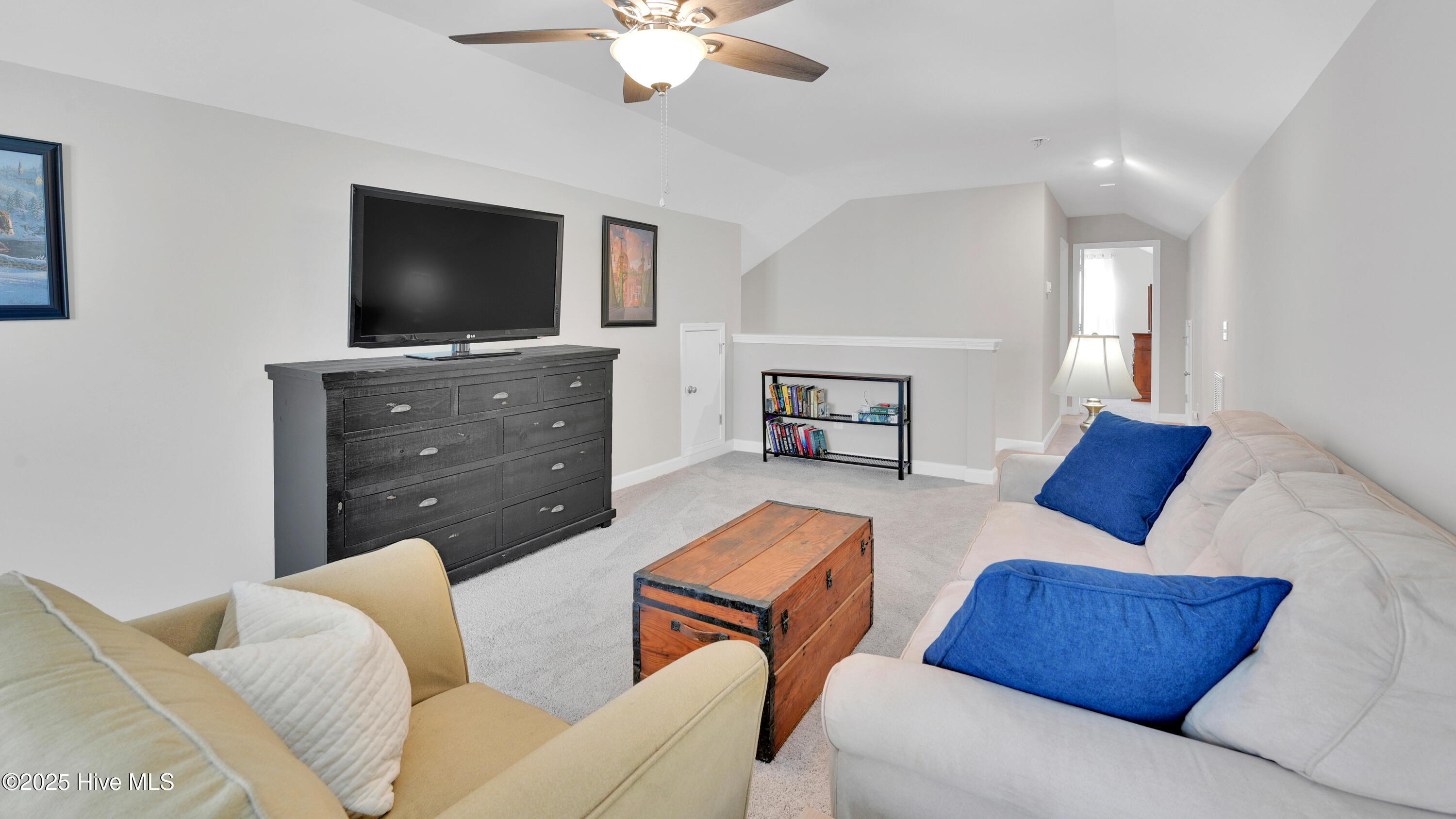 100542865 | Photo 42