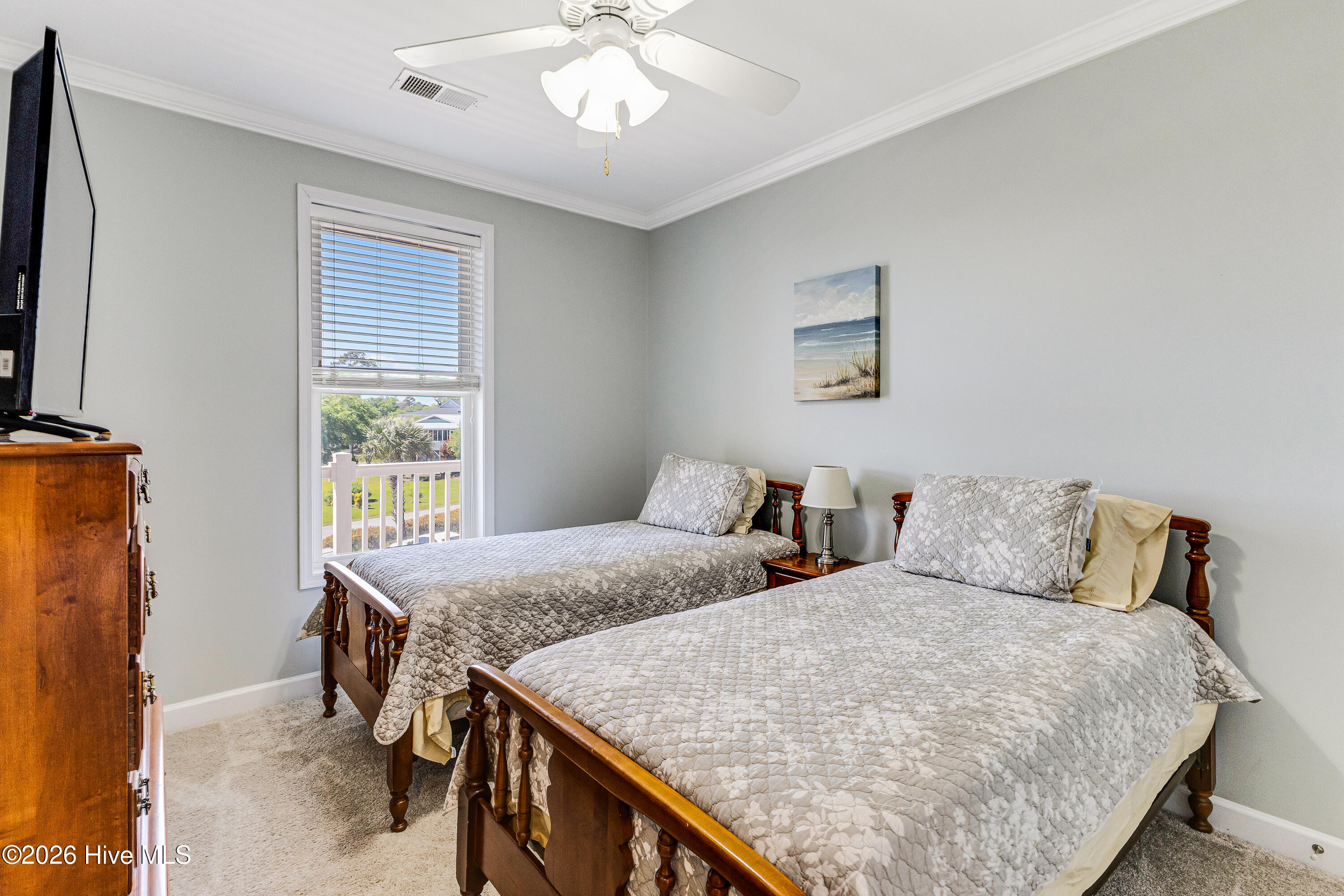 100569606 | Photo 26