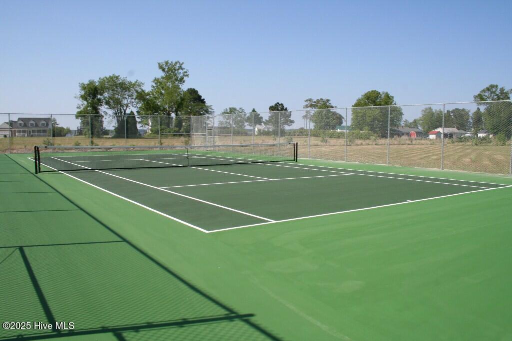 Community tennis court