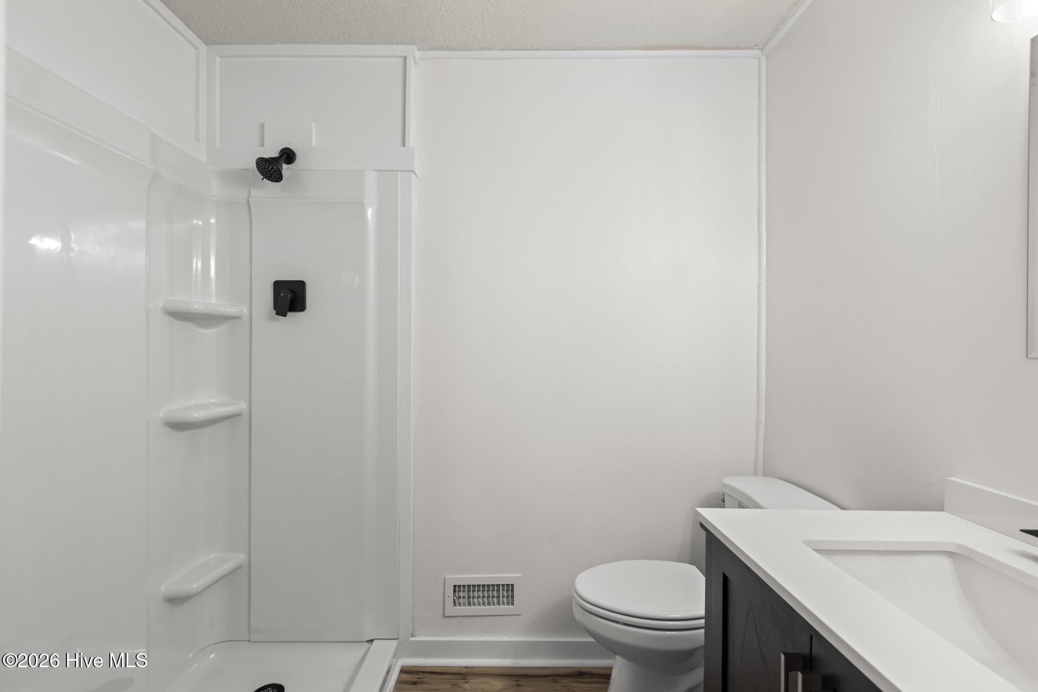 100569487 | Photo 23