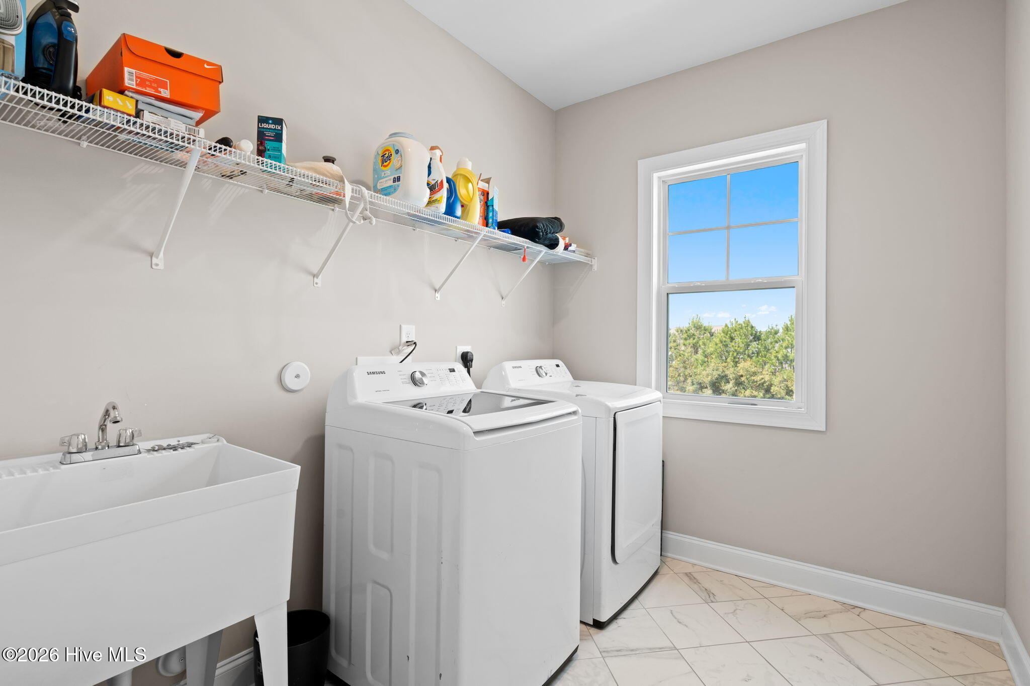 100564109 | Photo 30