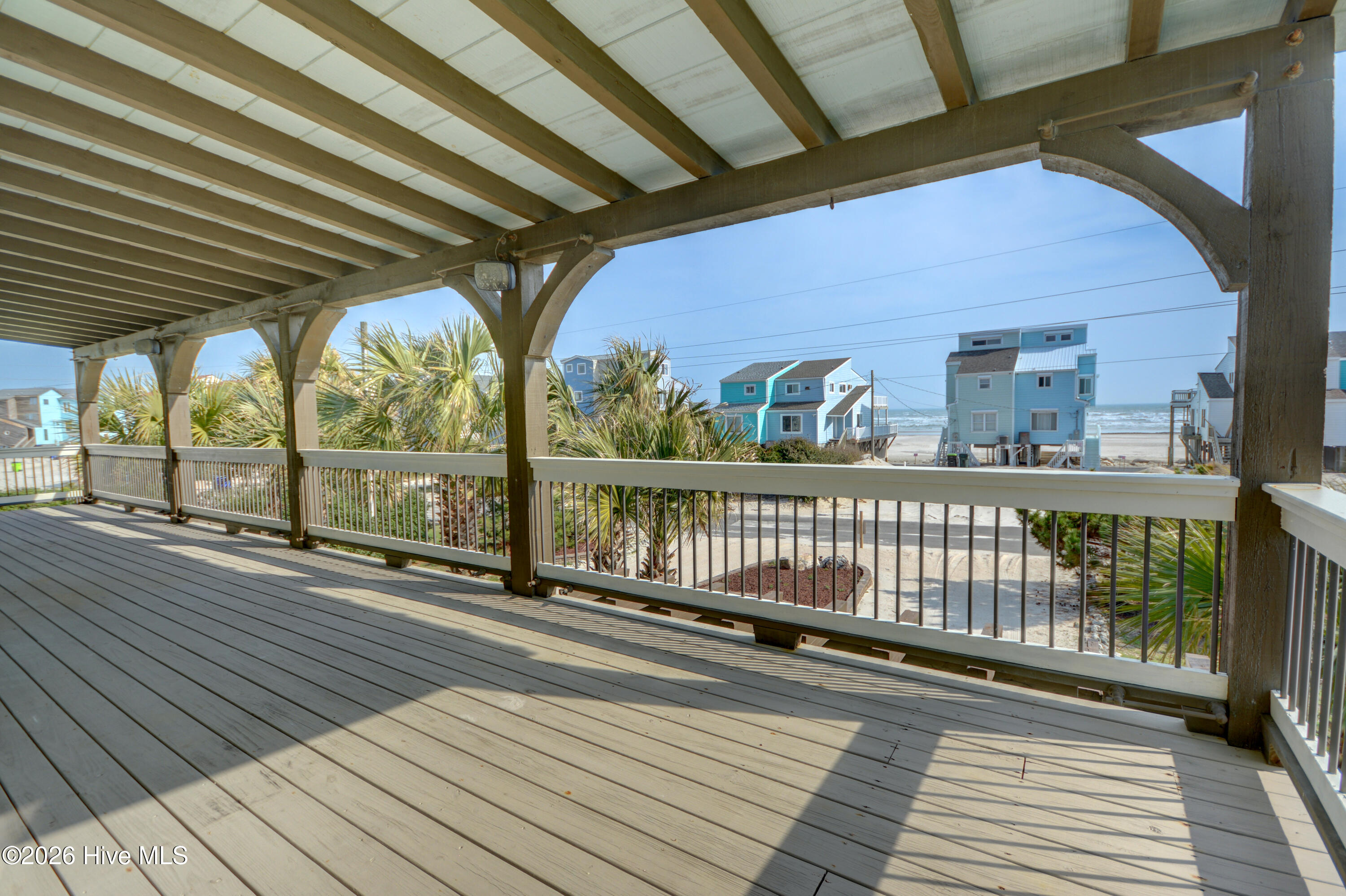 100565918 | Photo 37