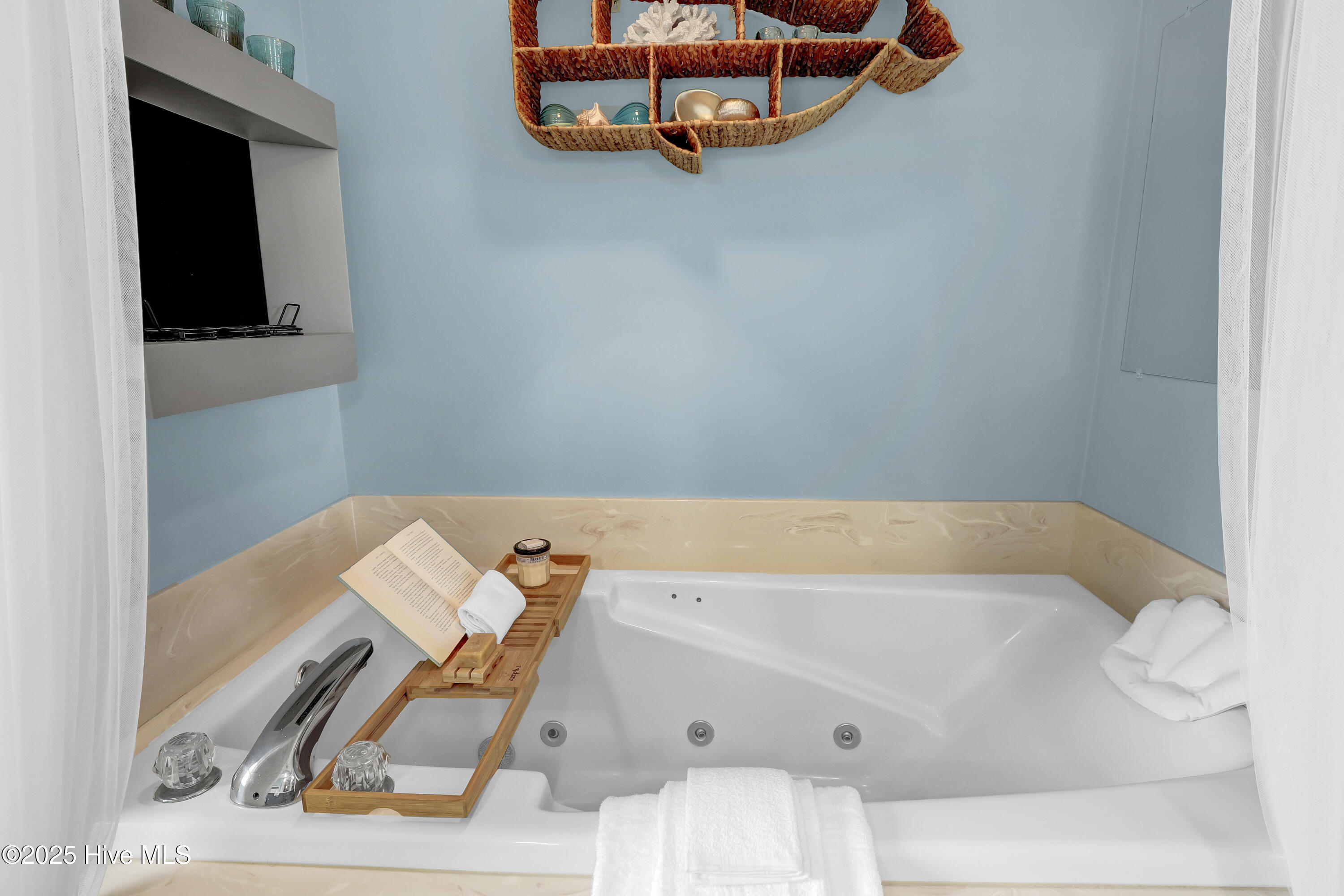 100562583 | Photo 21