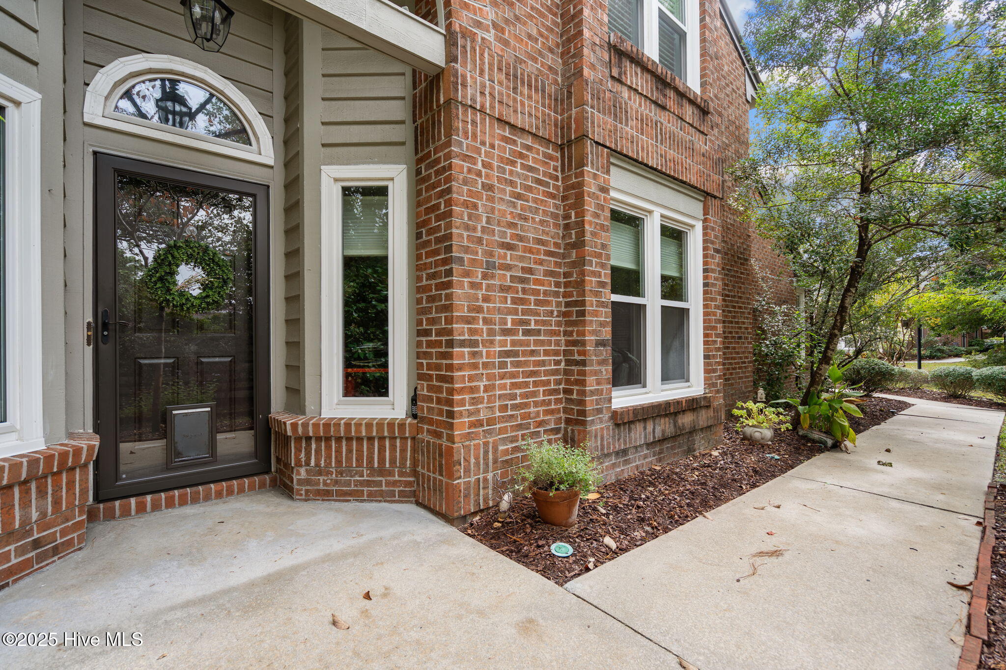 1916 Jumpin Run Drive, Wilmington, NC 28403 – photo 2: 3-web-or-mls-DSC05416
