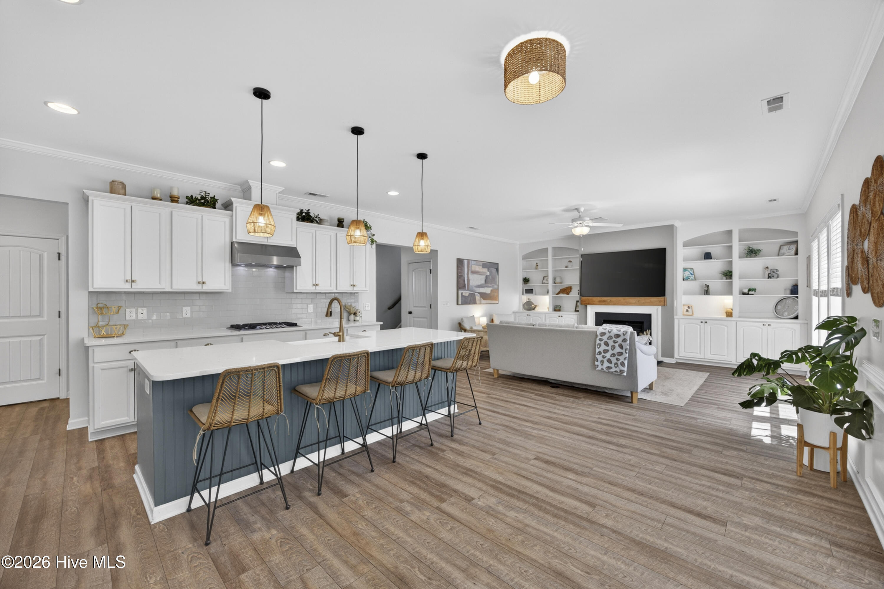 100567368 | Photo 25