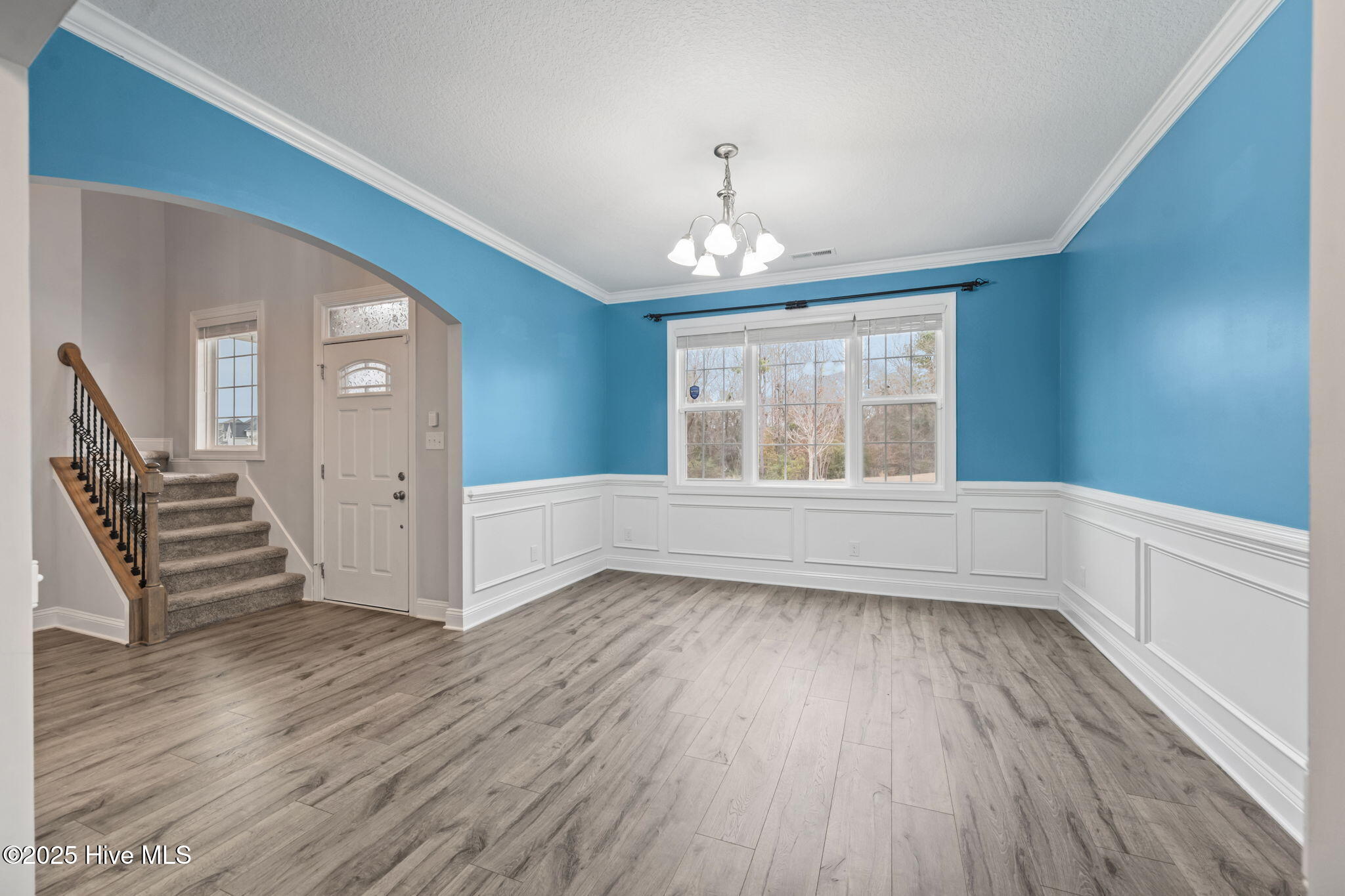 100546681 | Photo 11