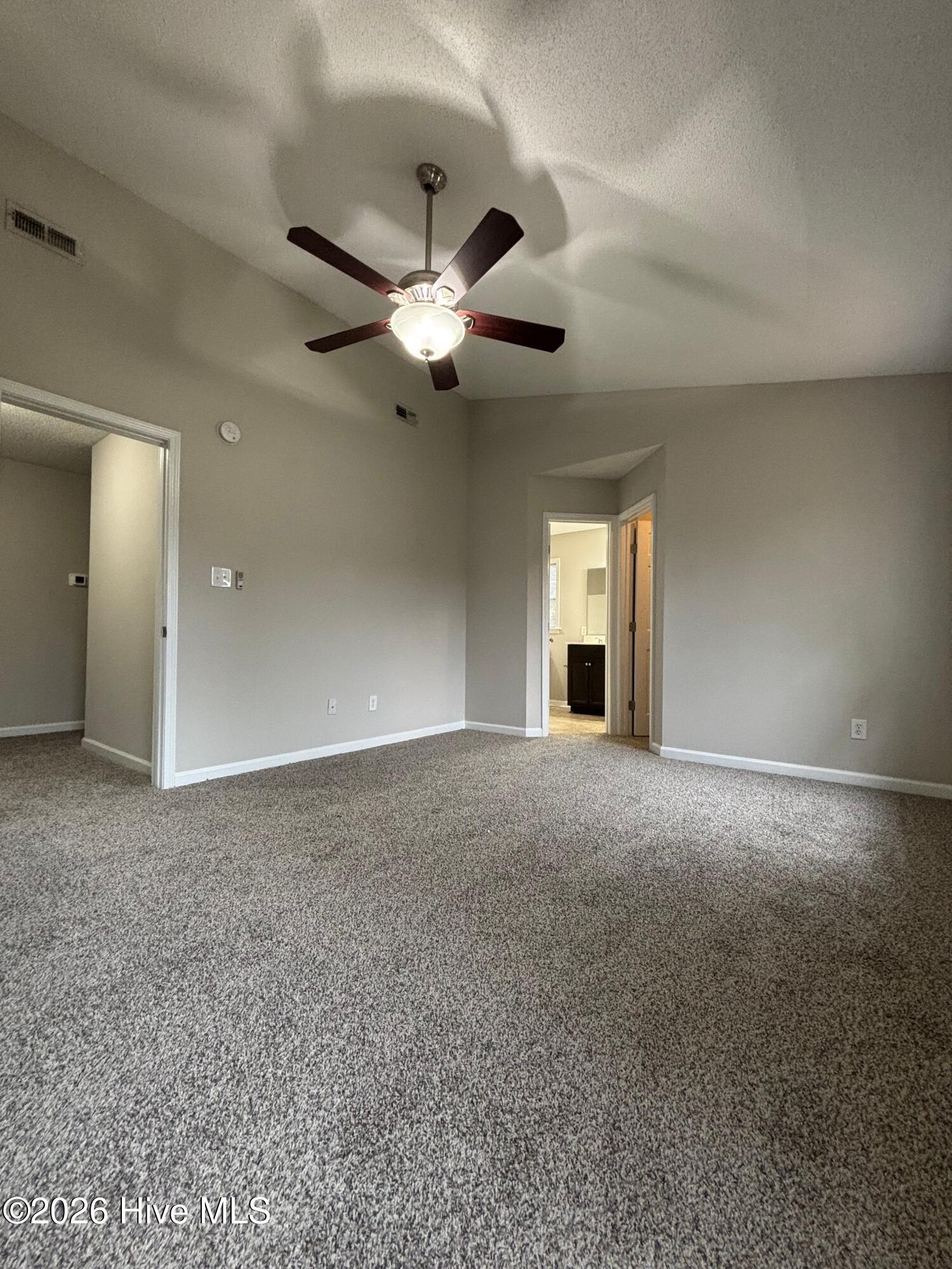 100552986 | Photo 19