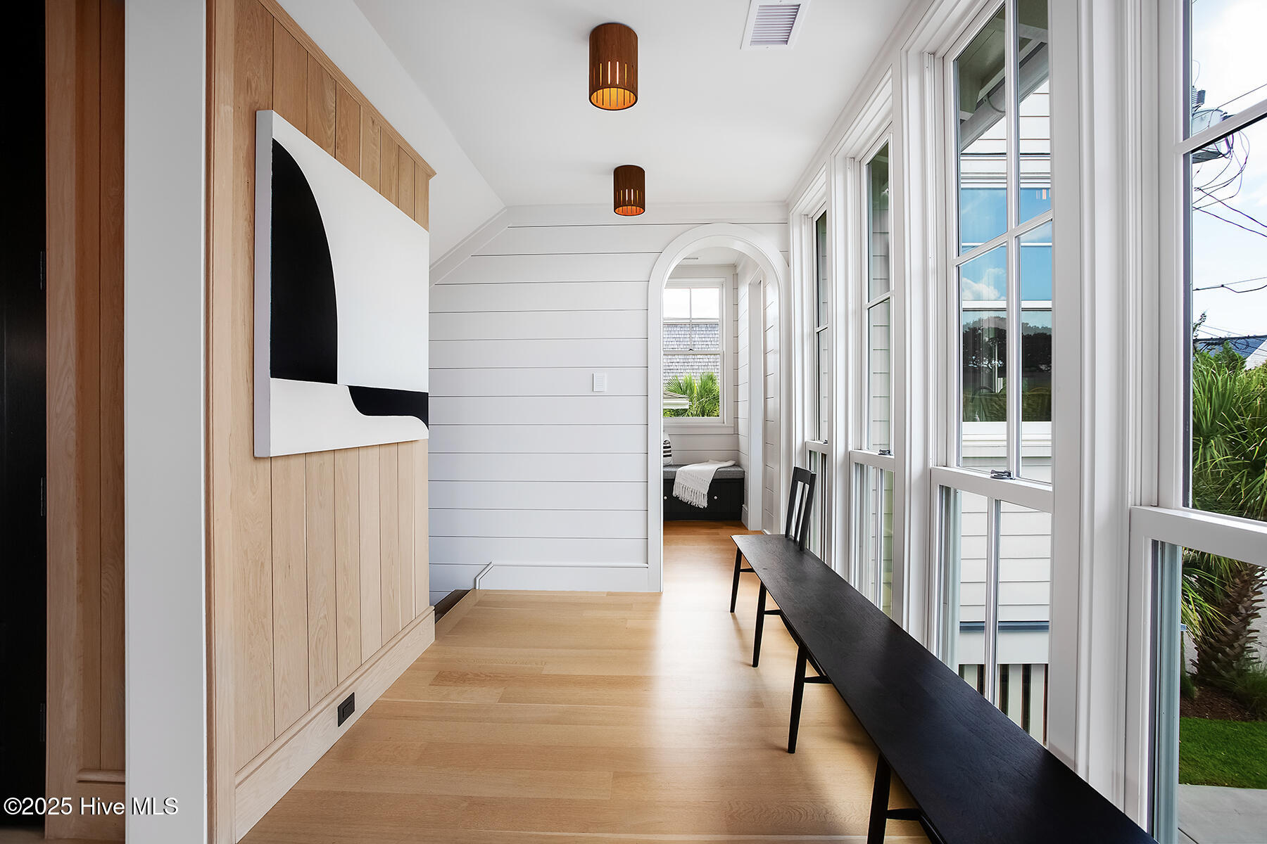 100528983 | Photo 11