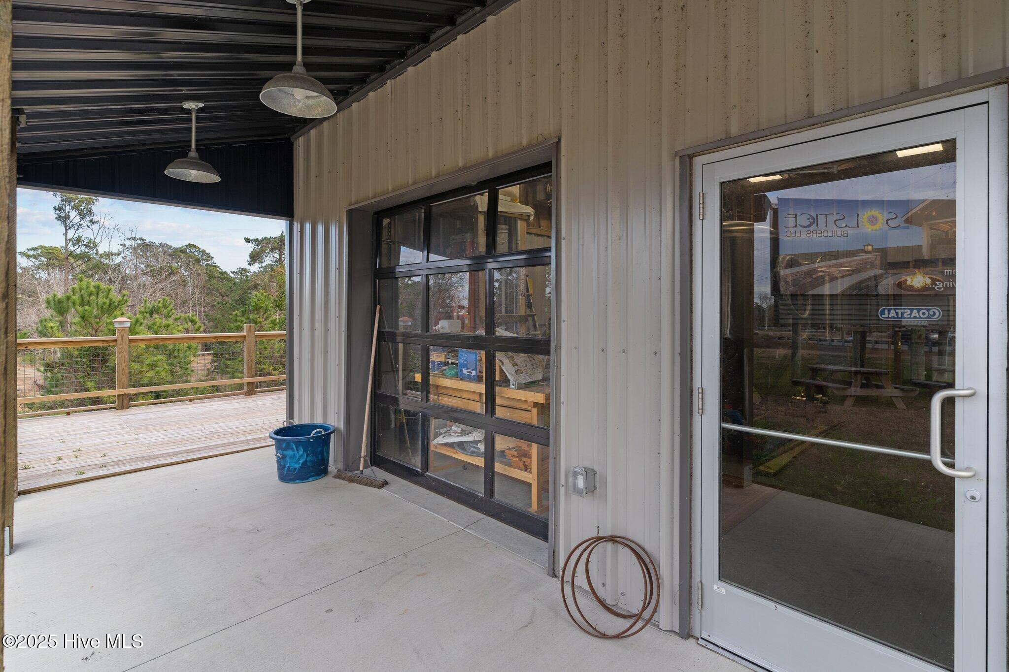 100545245 | Photo 51