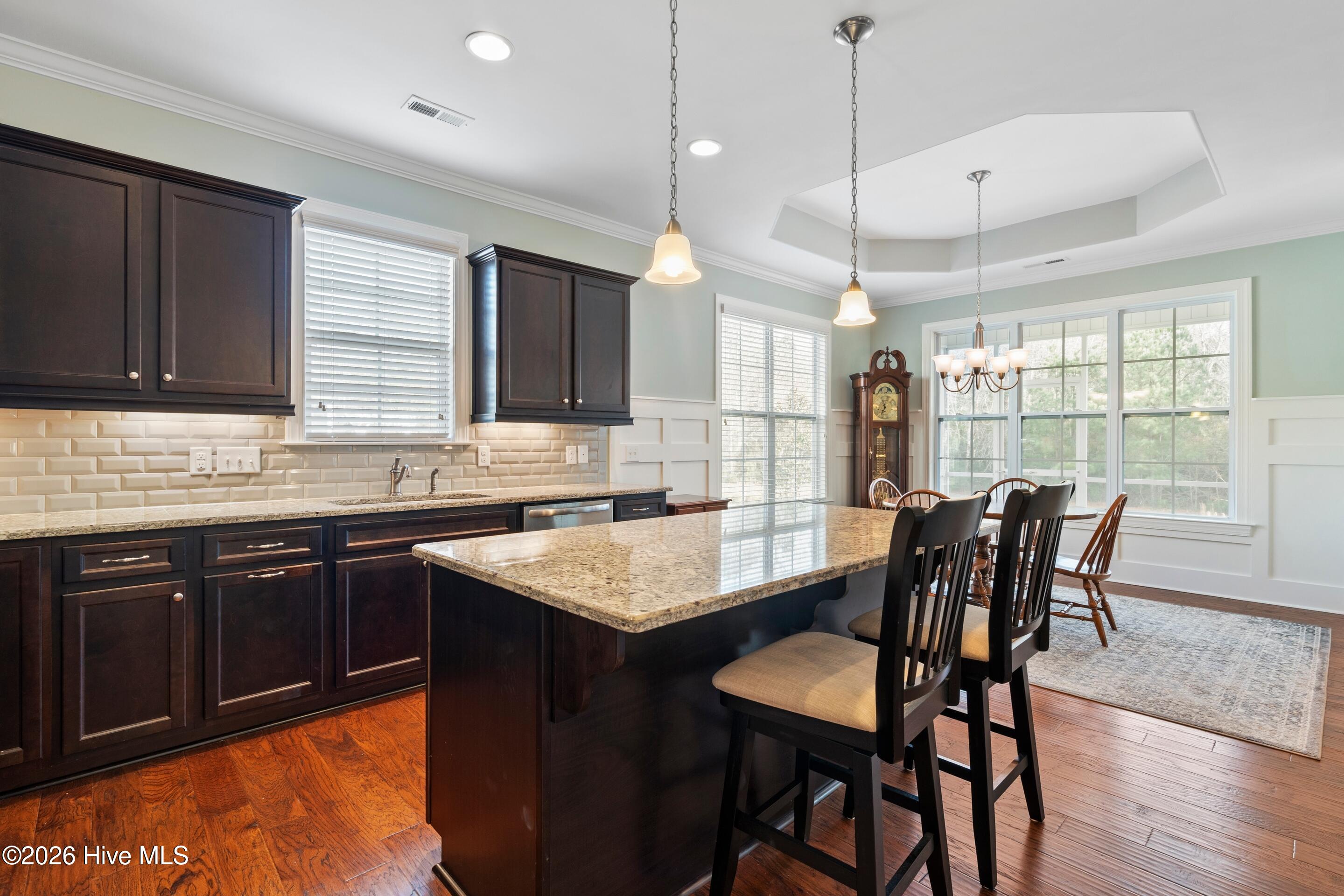 100547652 | Photo 23