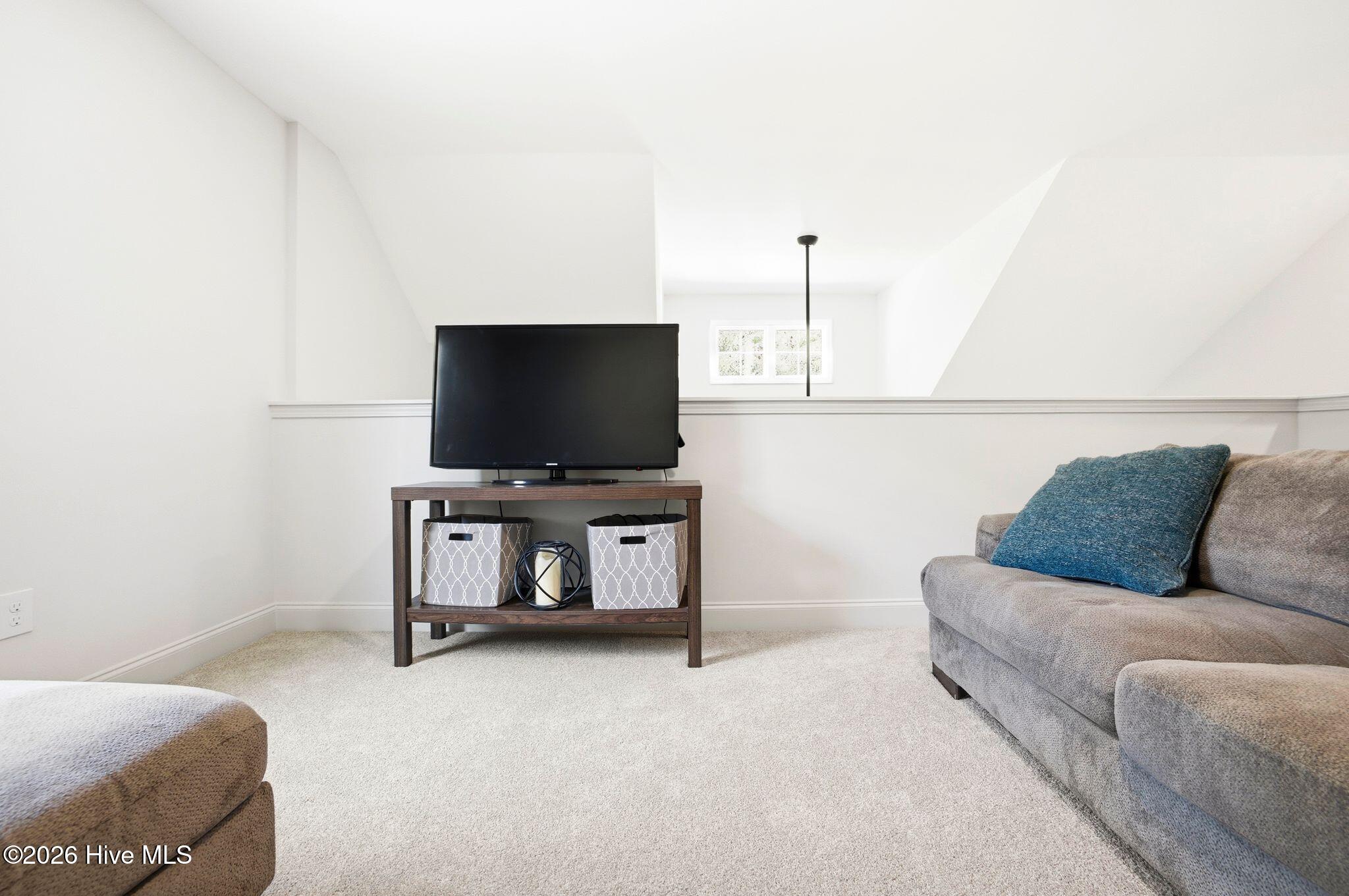 100568135 | Photo 47