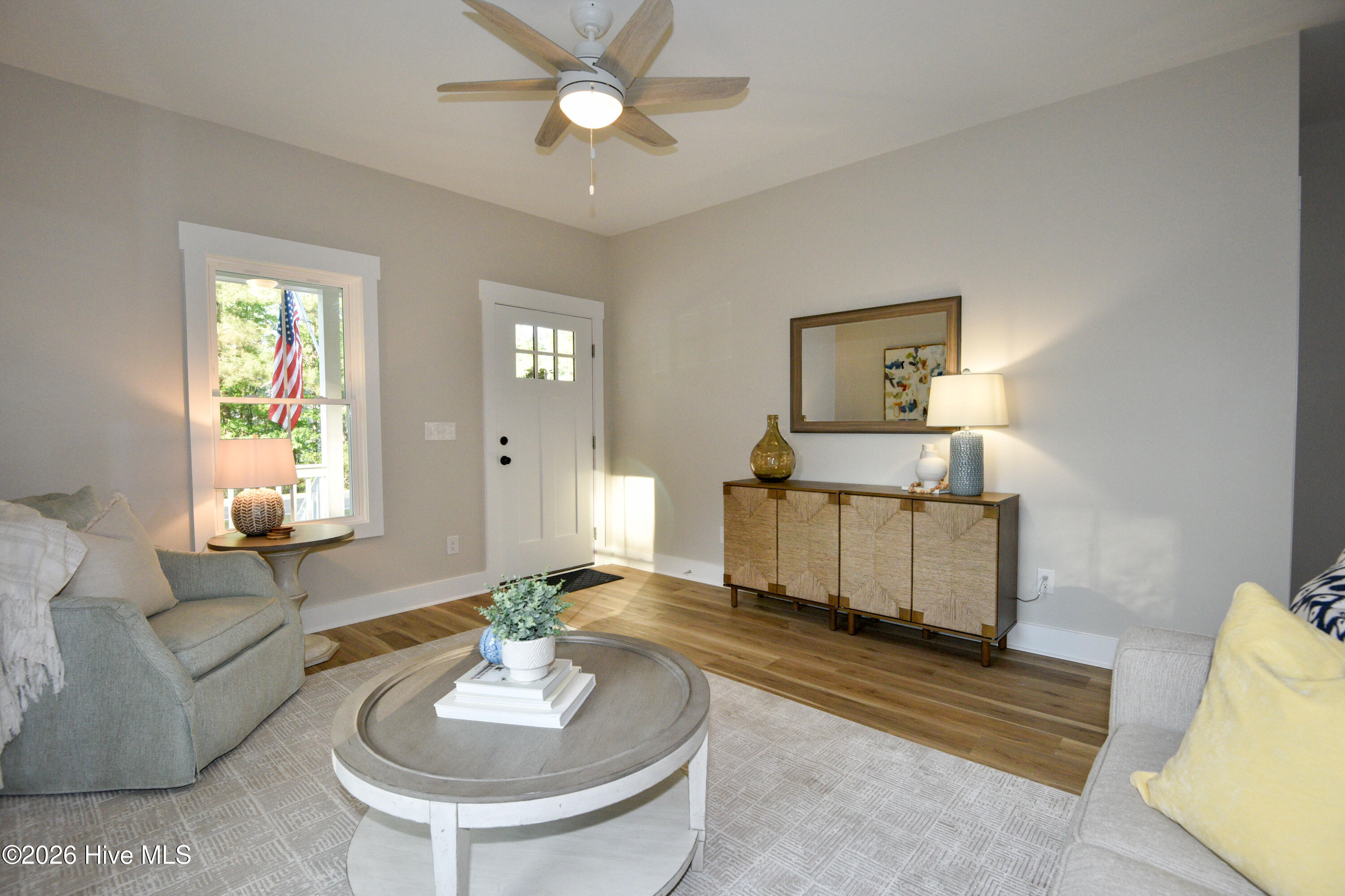 100569320 | Photo 23