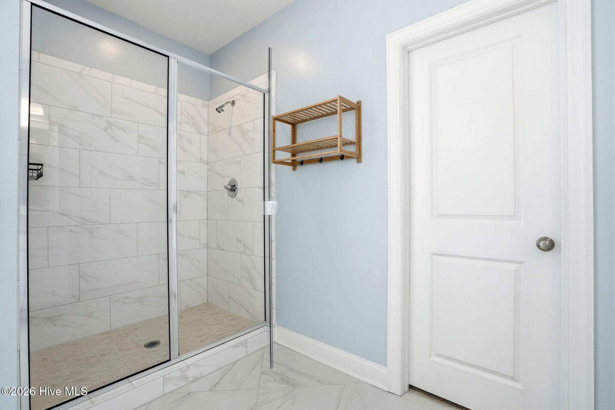 100562109 | Photo 50