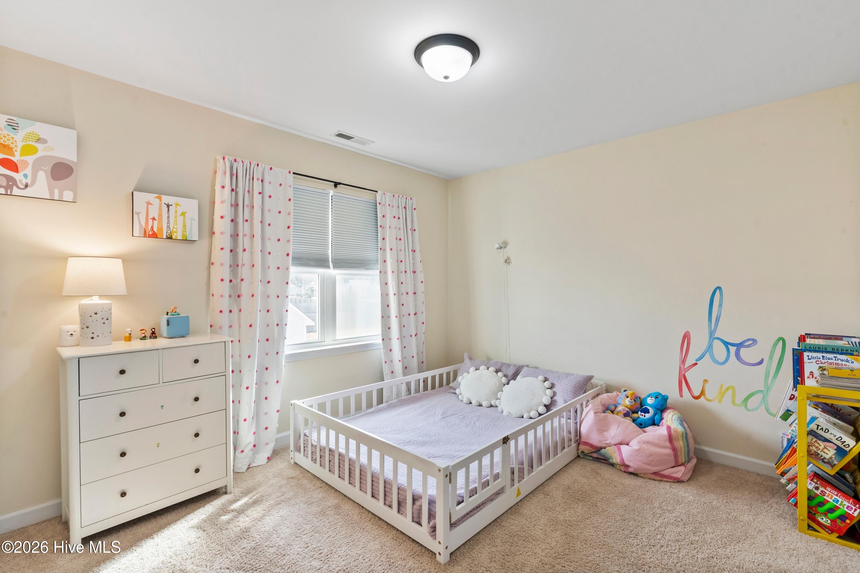 100548782 | Photo 28