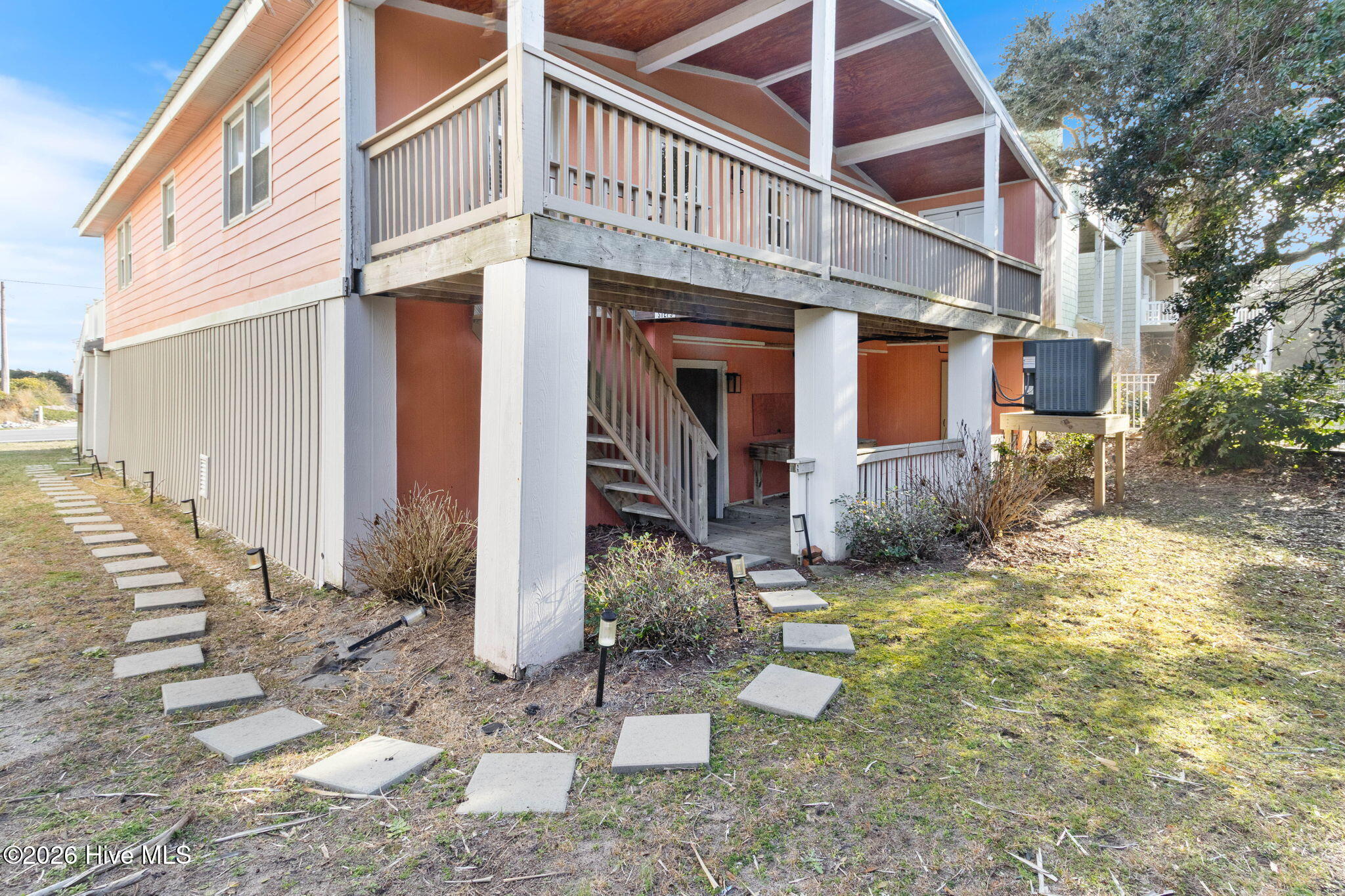 100555843 | Photo 44