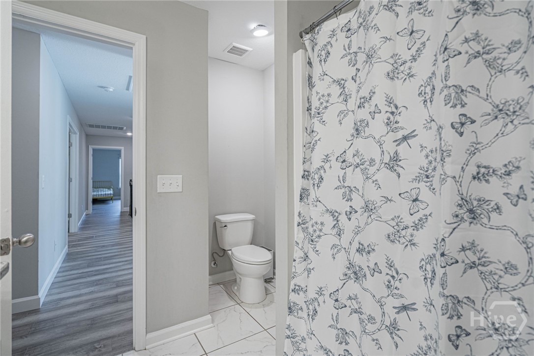 Second Floor Full Bathroom