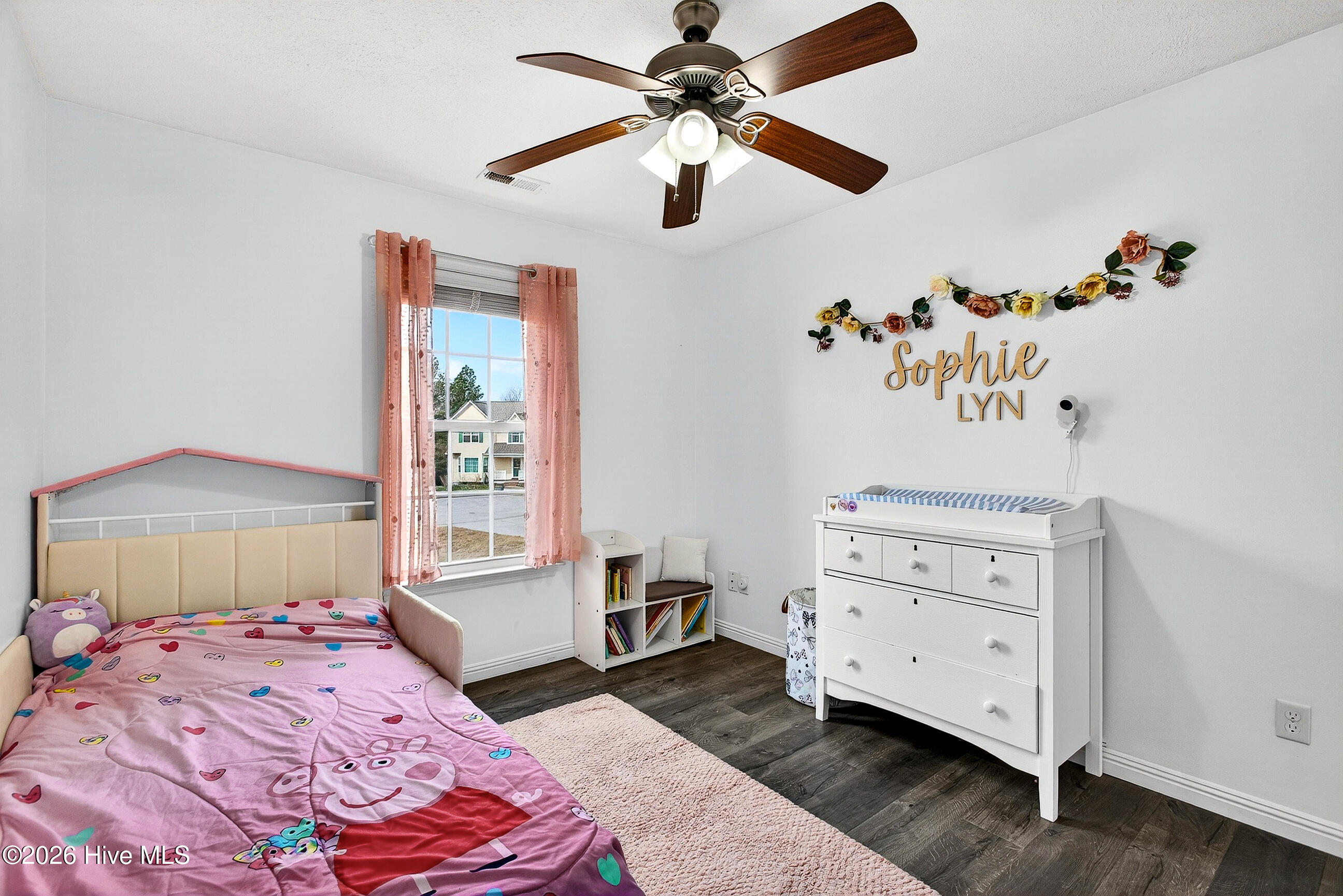 100558339 | Photo 23