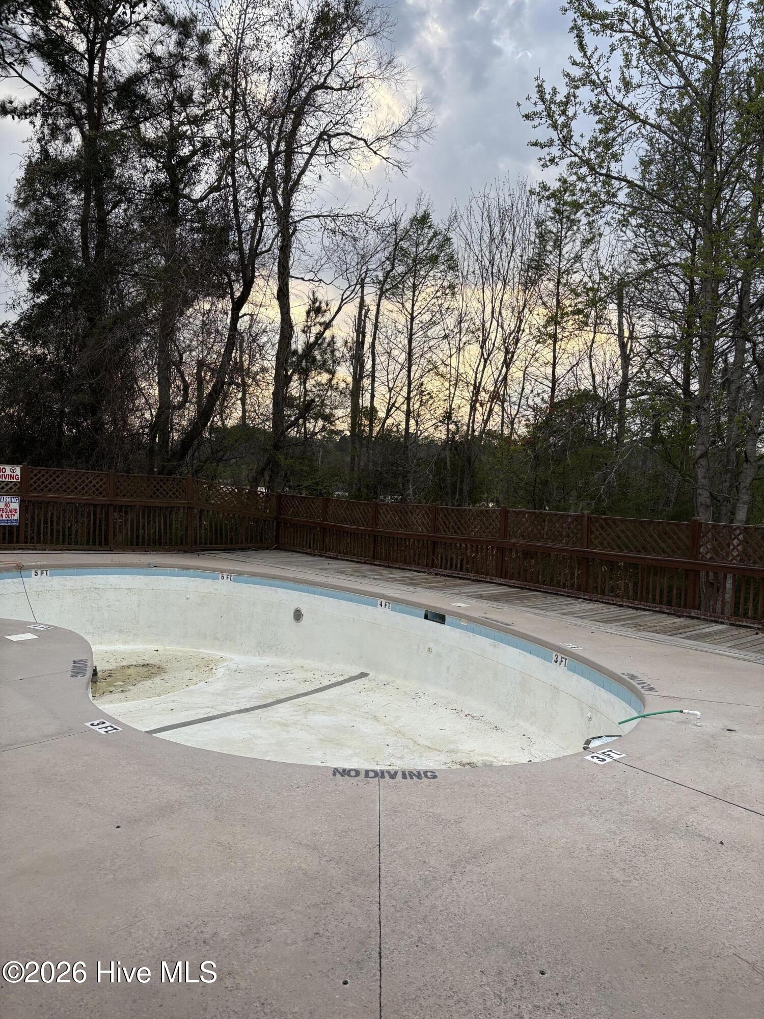 100562372 | Photo 30