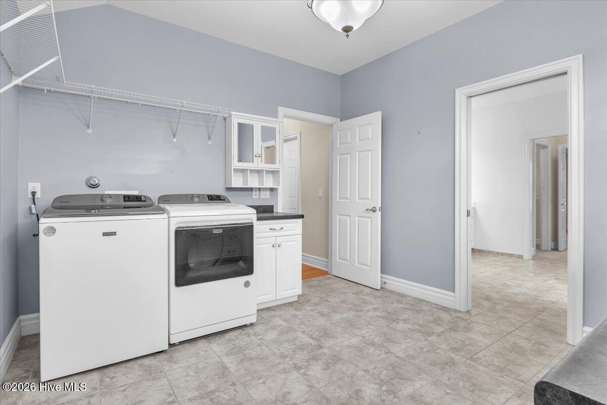 100559889 | Photo 27