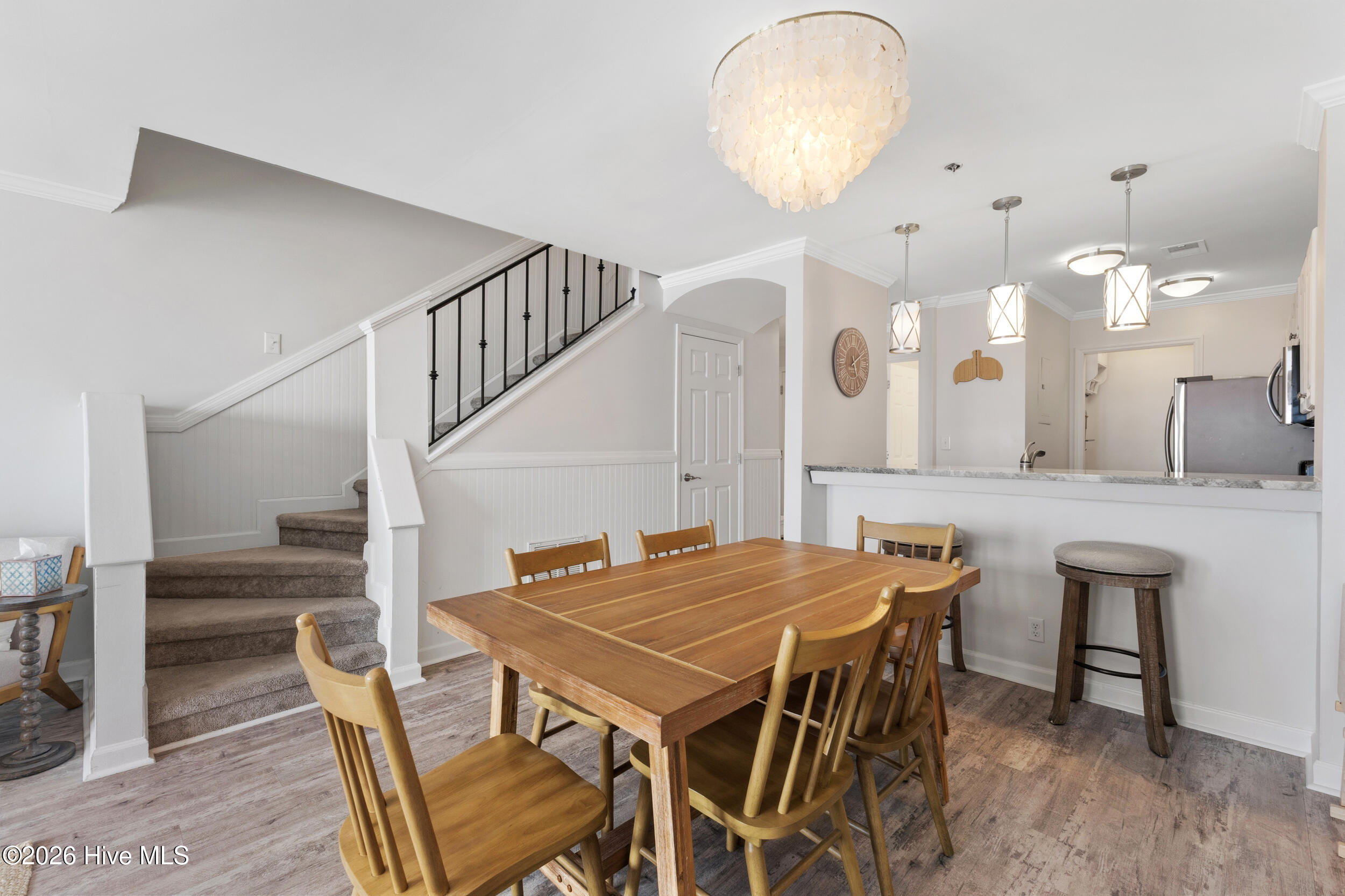 100566139 | Photo 16