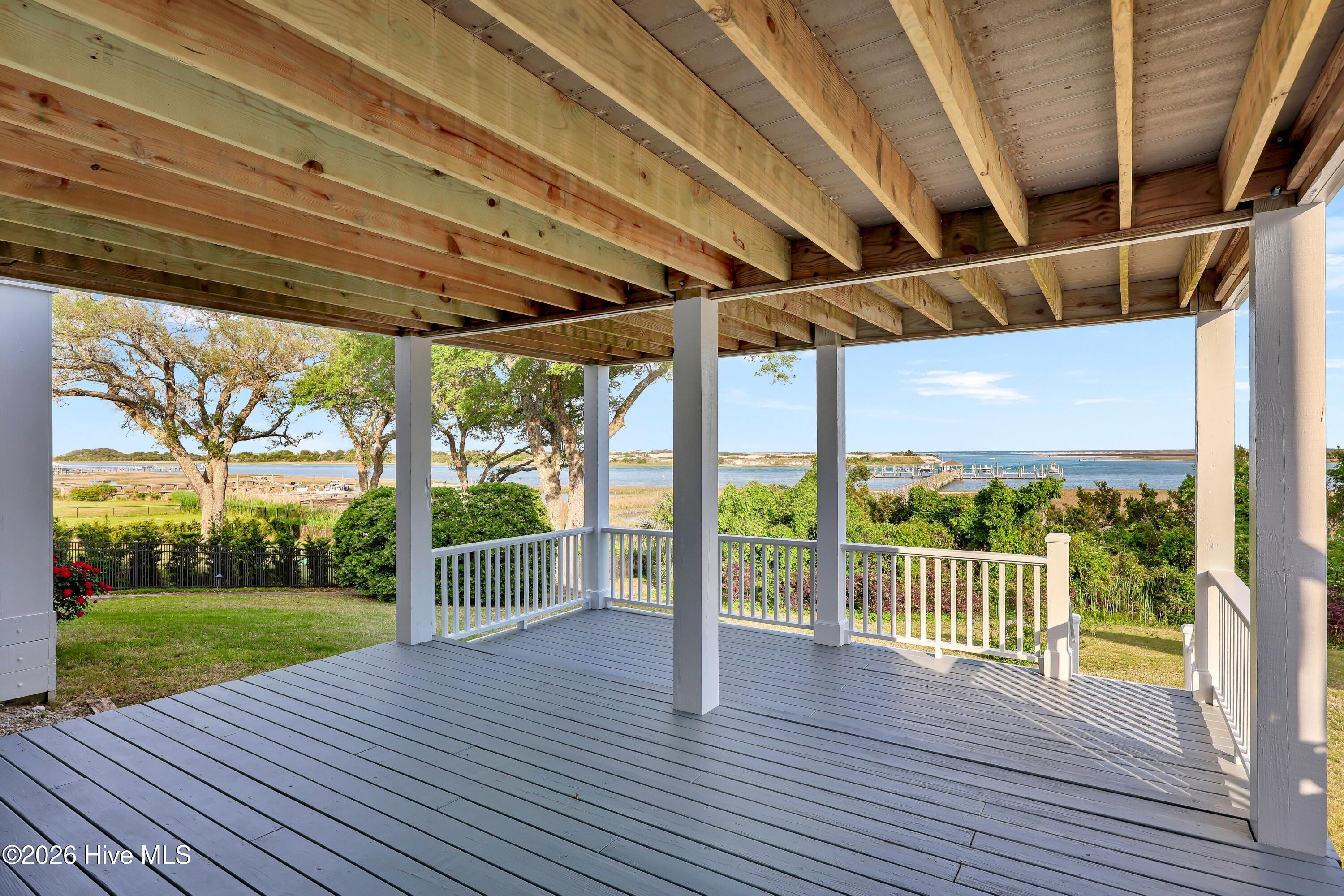 100569484 | Photo 76