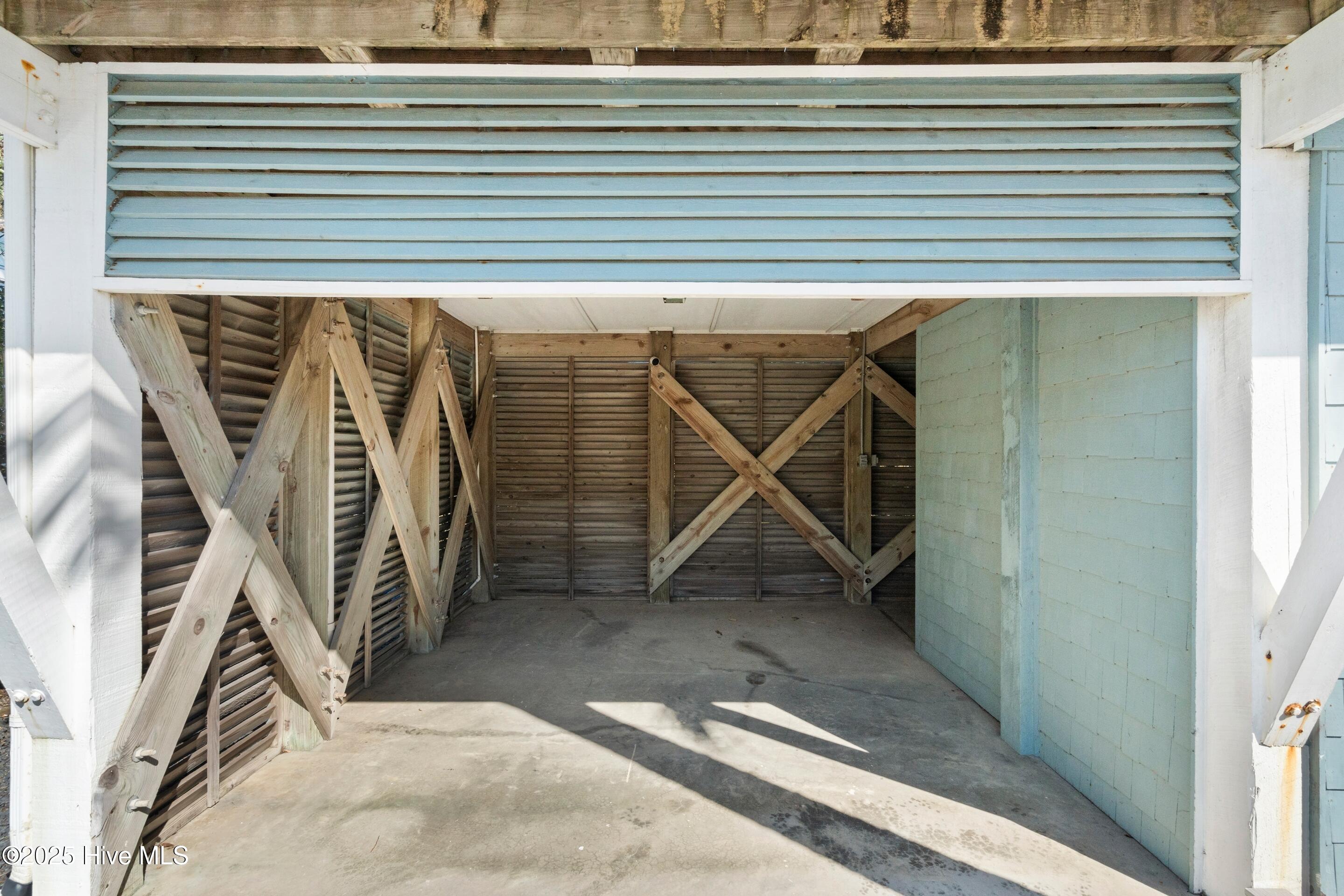 100536770 | Photo 54