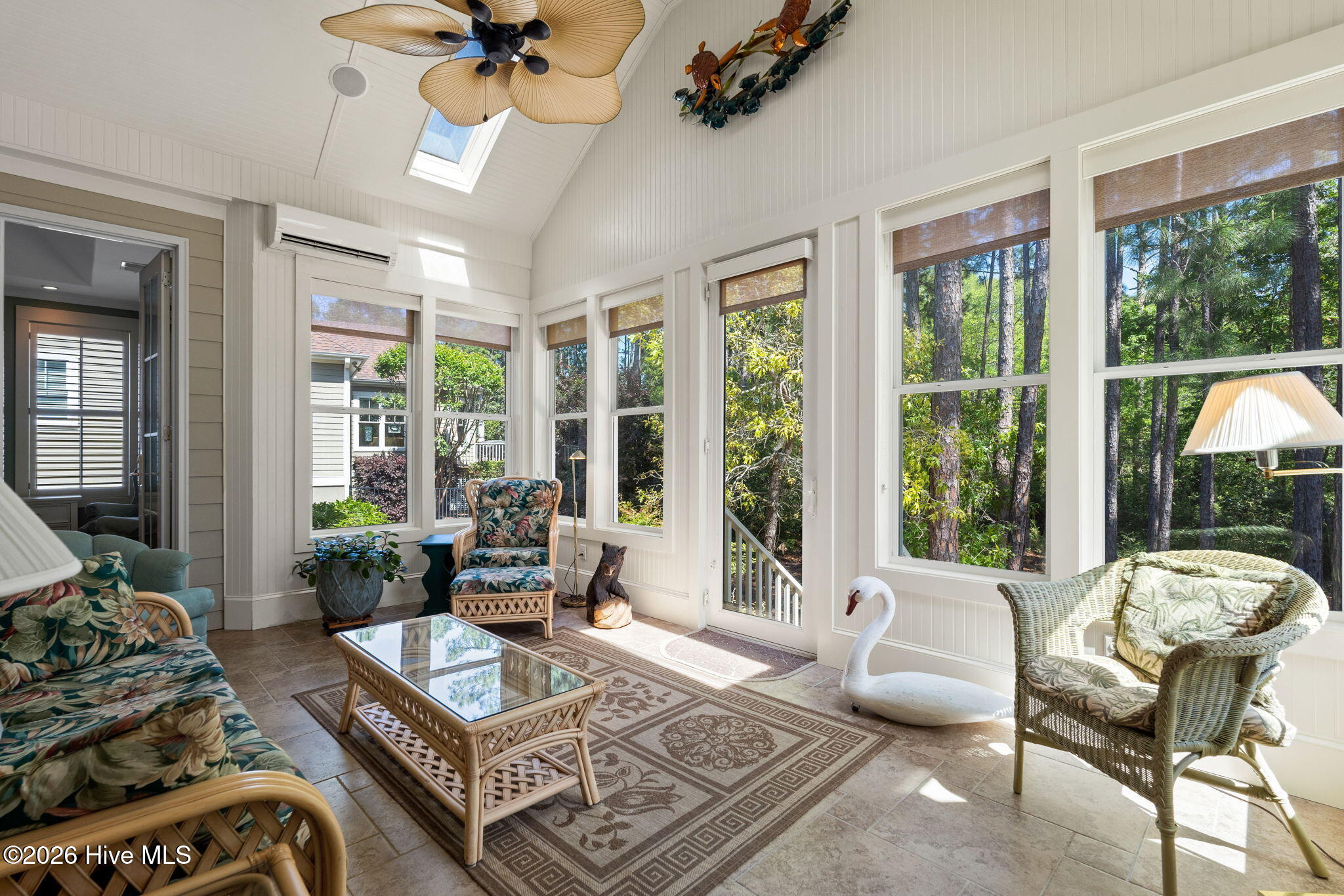 100567899 | Photo 48