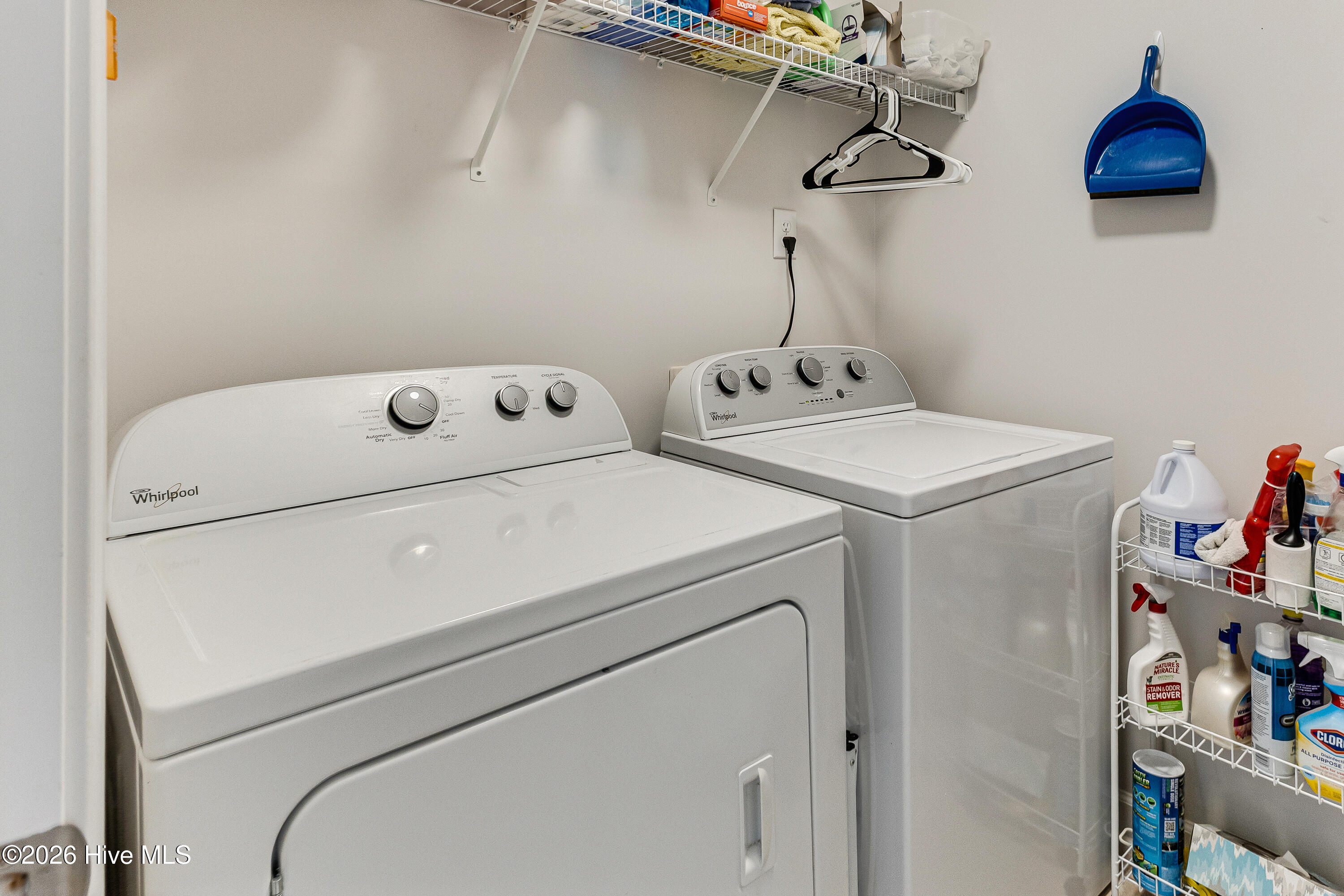 100569606 | Photo 23