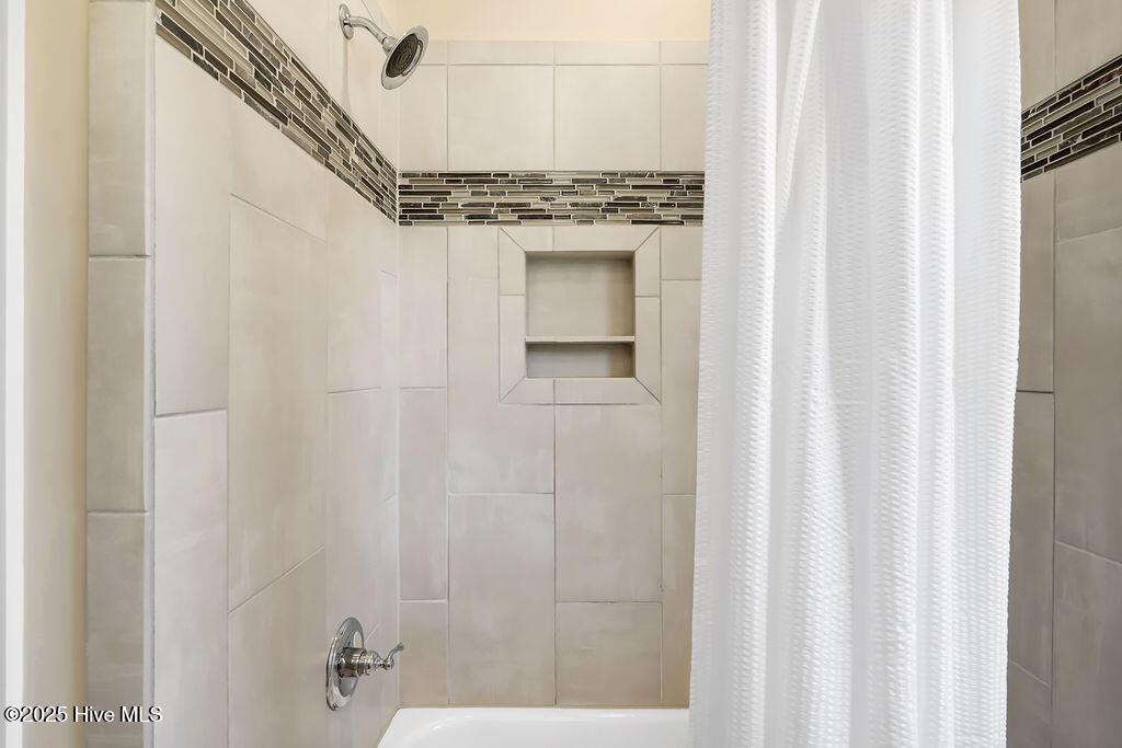 100539026 | Photo 59