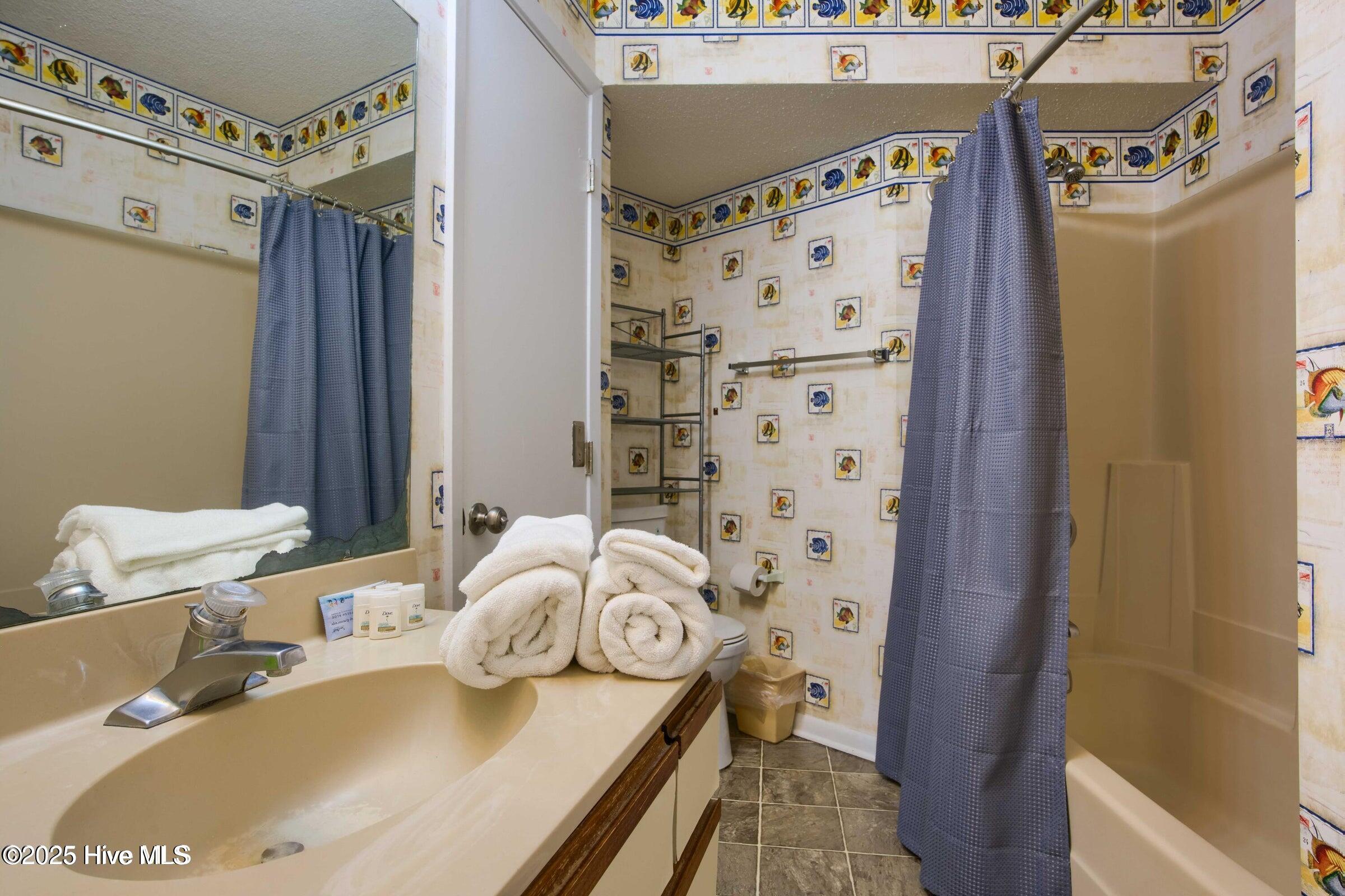 100529757 | Photo 16