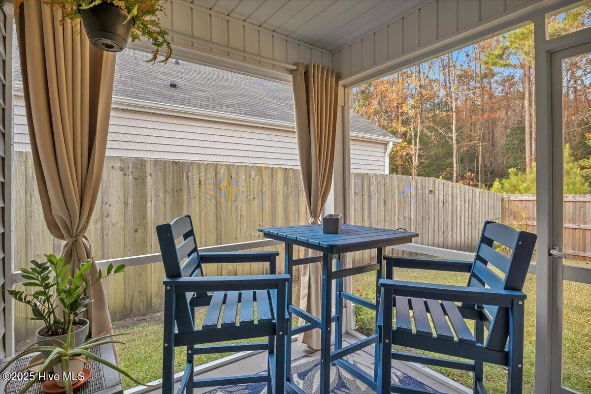 100543041 | Photo 30