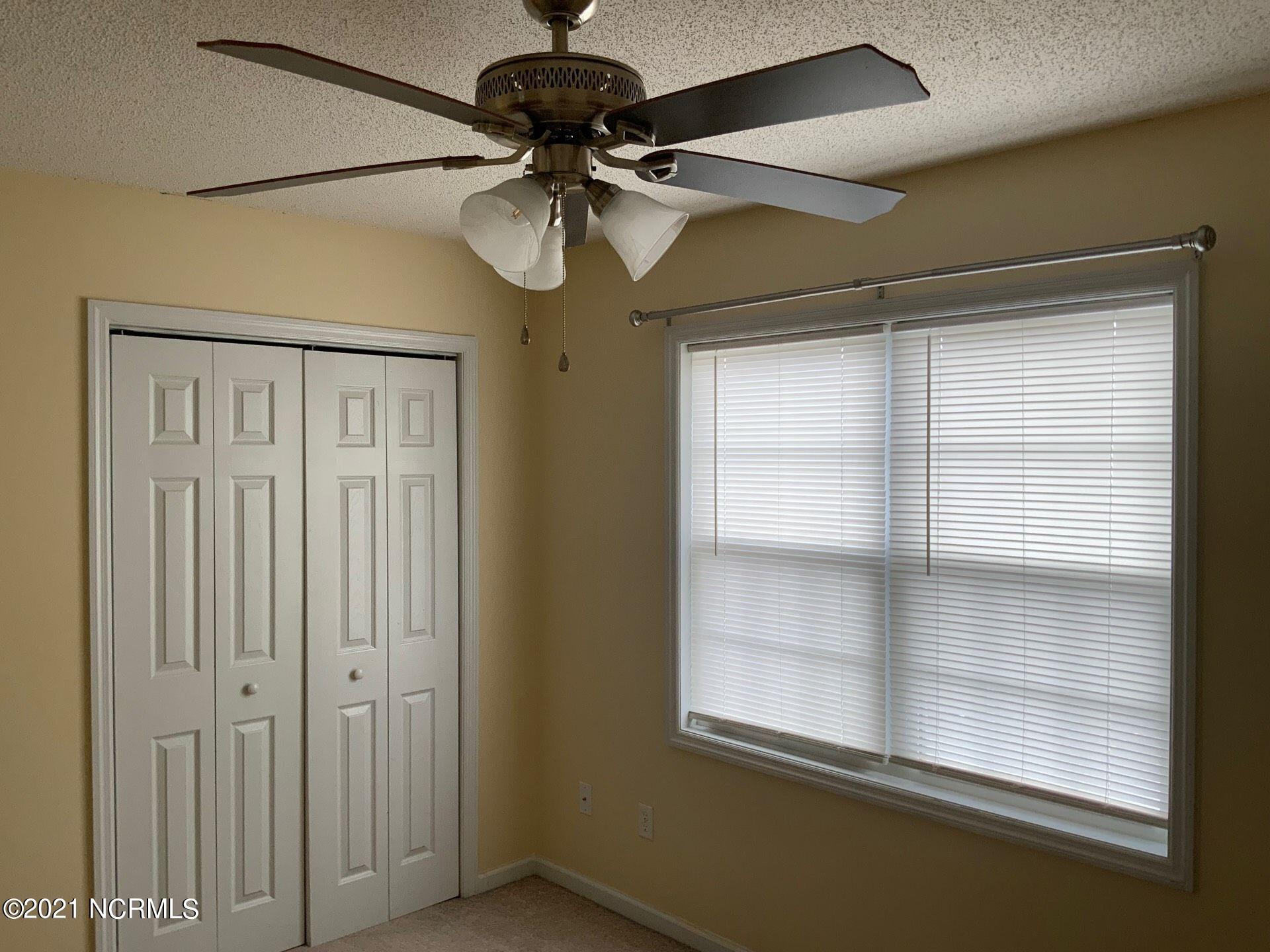 100558703 | Photo 11