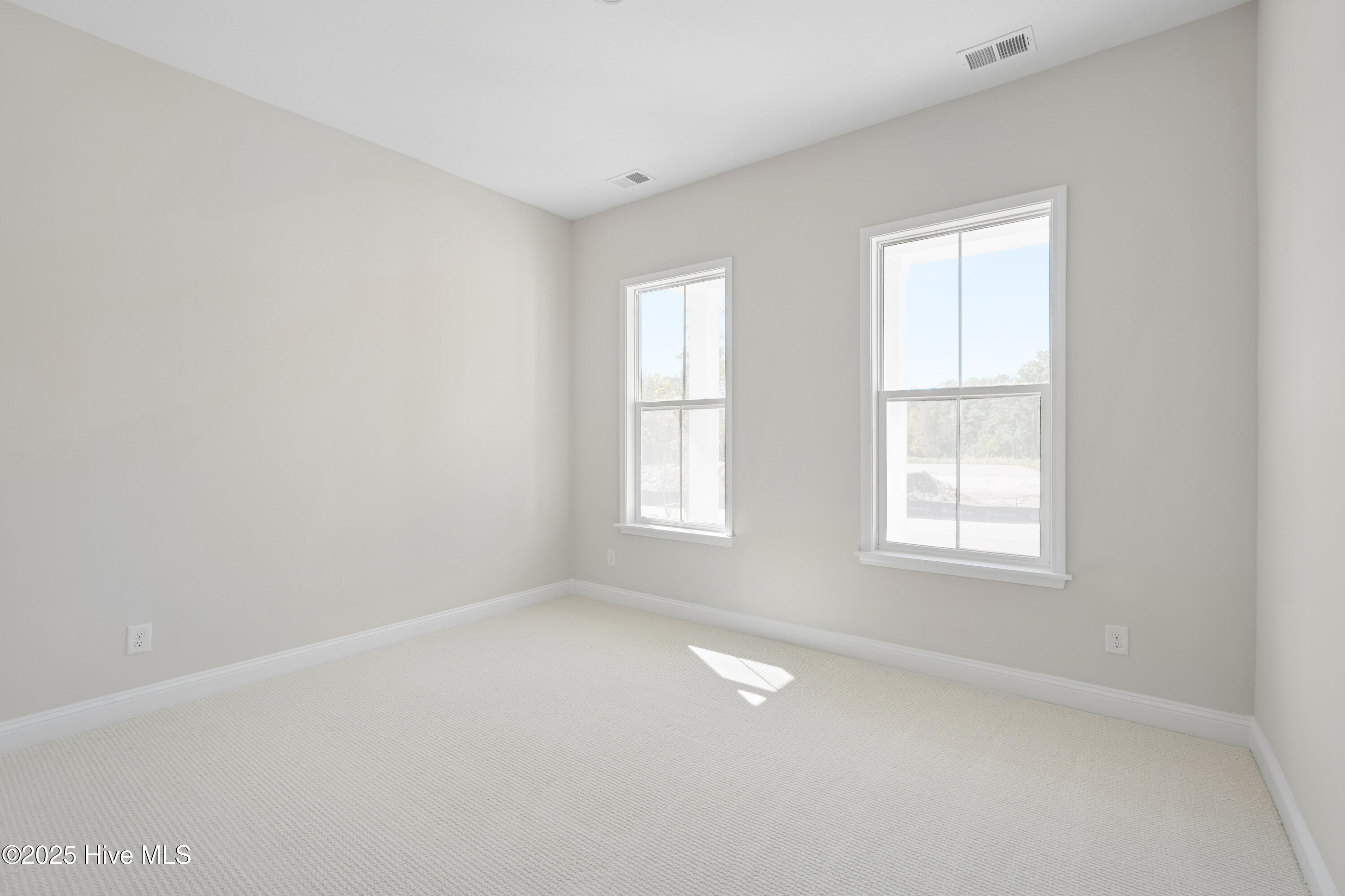 100508377 | Photo 12