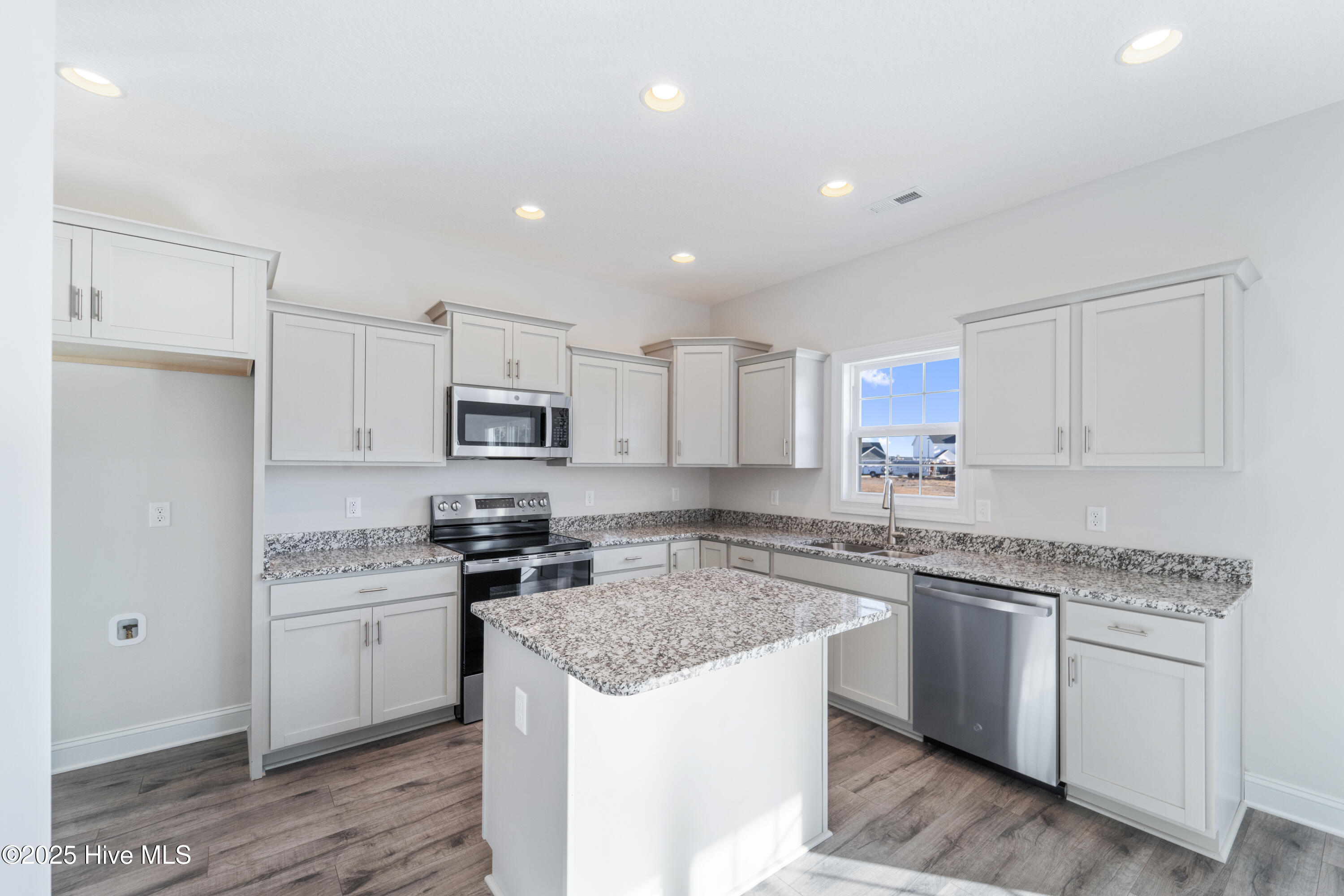 100507154 | Photo 10