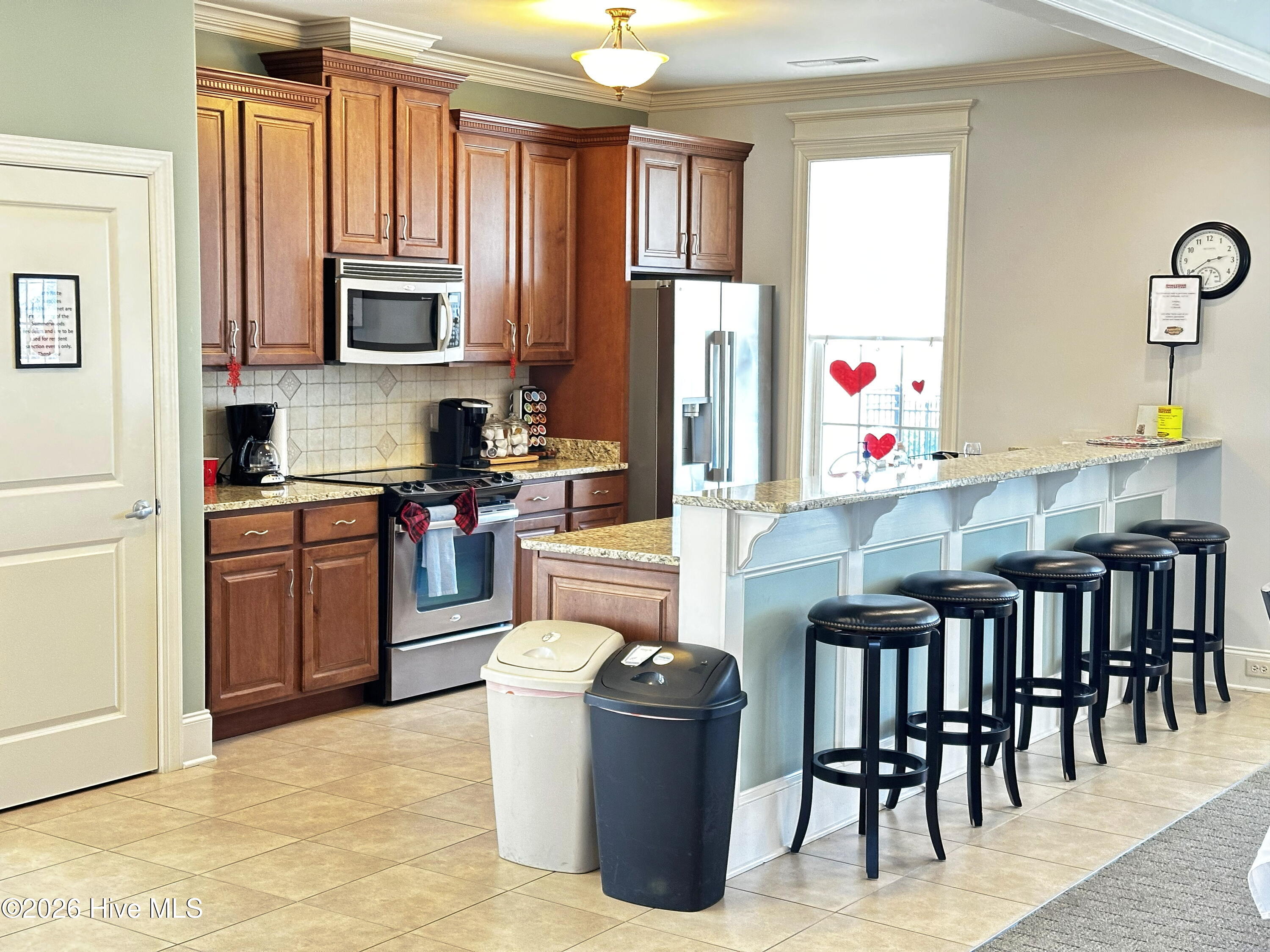 100548790 | Photo 50